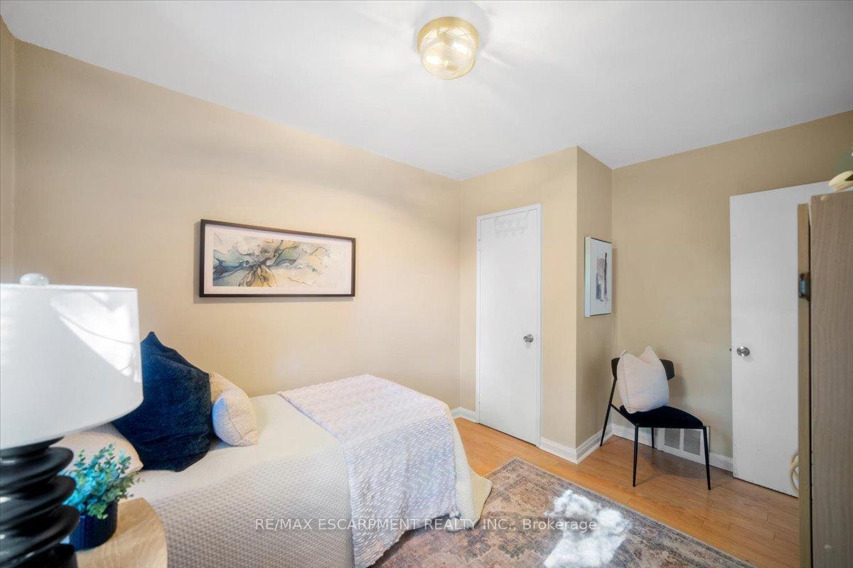 Photo 26 of 832 Queensdale Avenue, Hamilton, Raleigh — HOMEH
