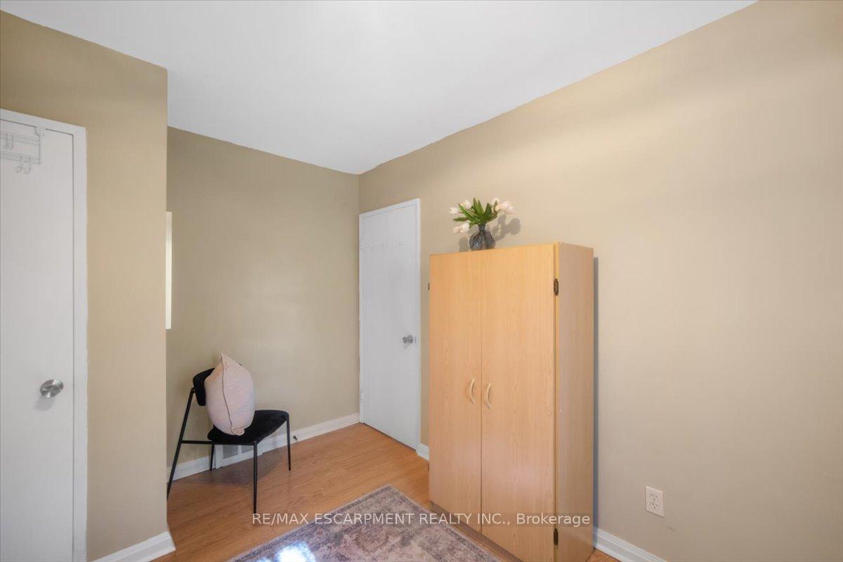 Photo 27 of 832 Queensdale Avenue, Hamilton, Raleigh — HOMEH