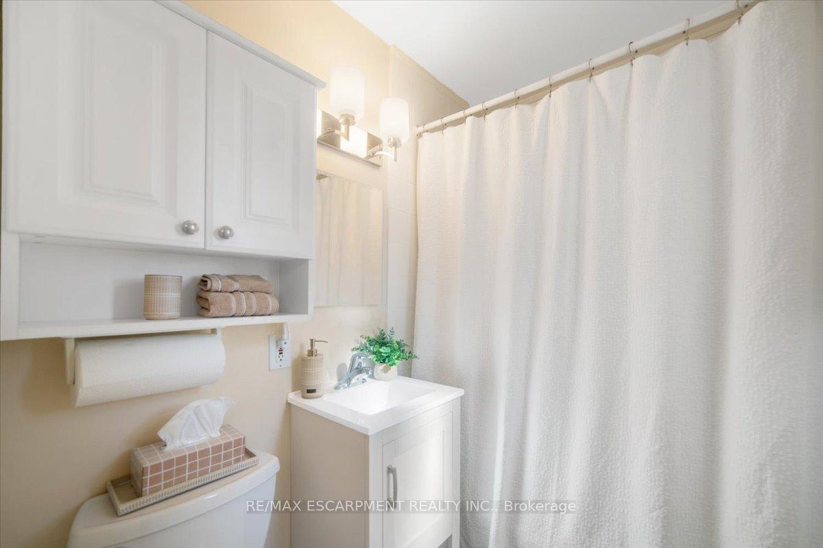 Photo 29 of 832 Queensdale Avenue, Hamilton, Raleigh — HOMEH