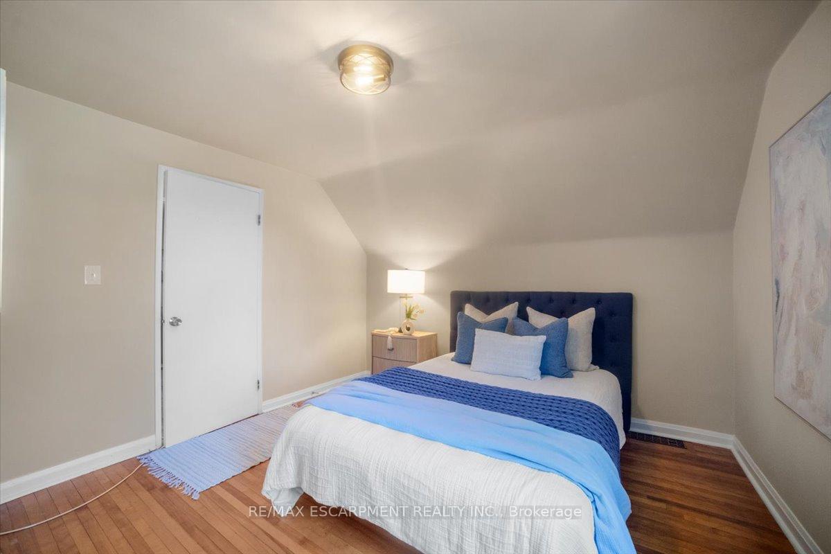 Photo 31 of 832 Queensdale Avenue, Hamilton, Raleigh — HOMEH
