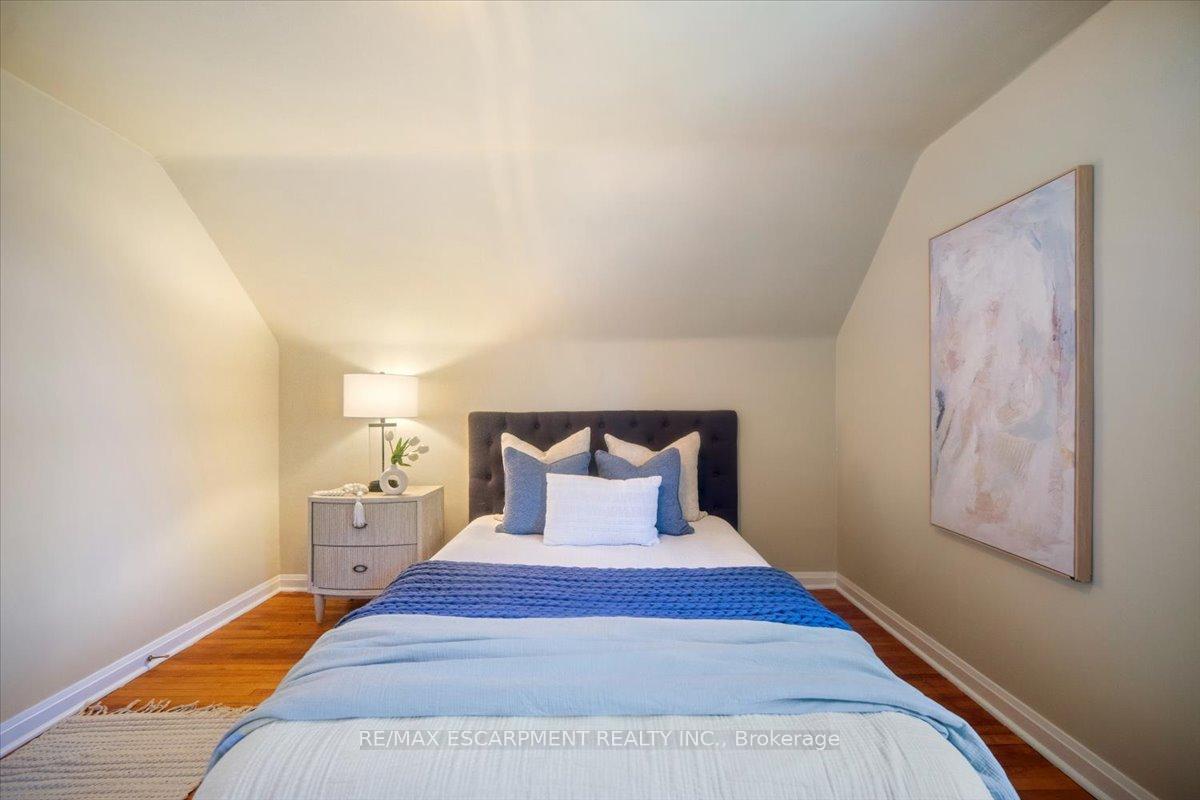 Photo 32 of 832 Queensdale Avenue, Hamilton, Raleigh — HOMEH