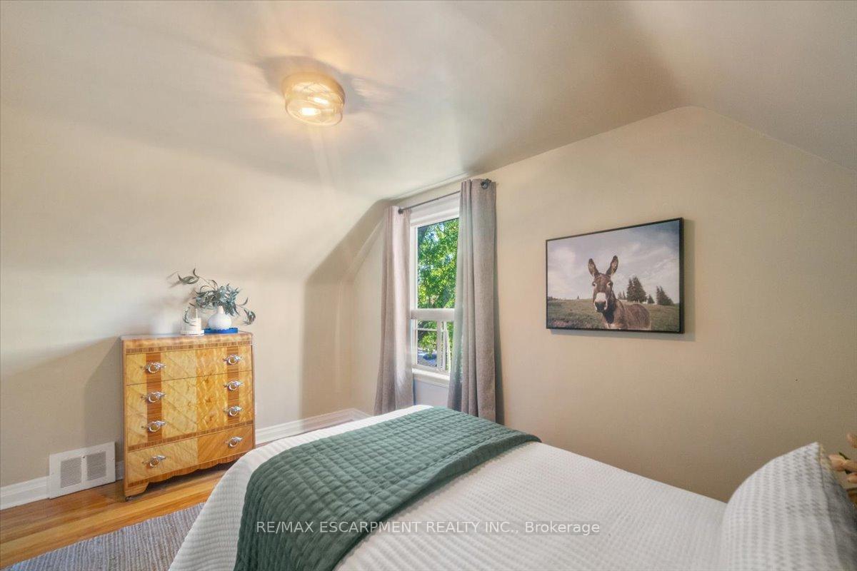 Photo 37 of 832 Queensdale Avenue, Hamilton, Raleigh — HOMEH