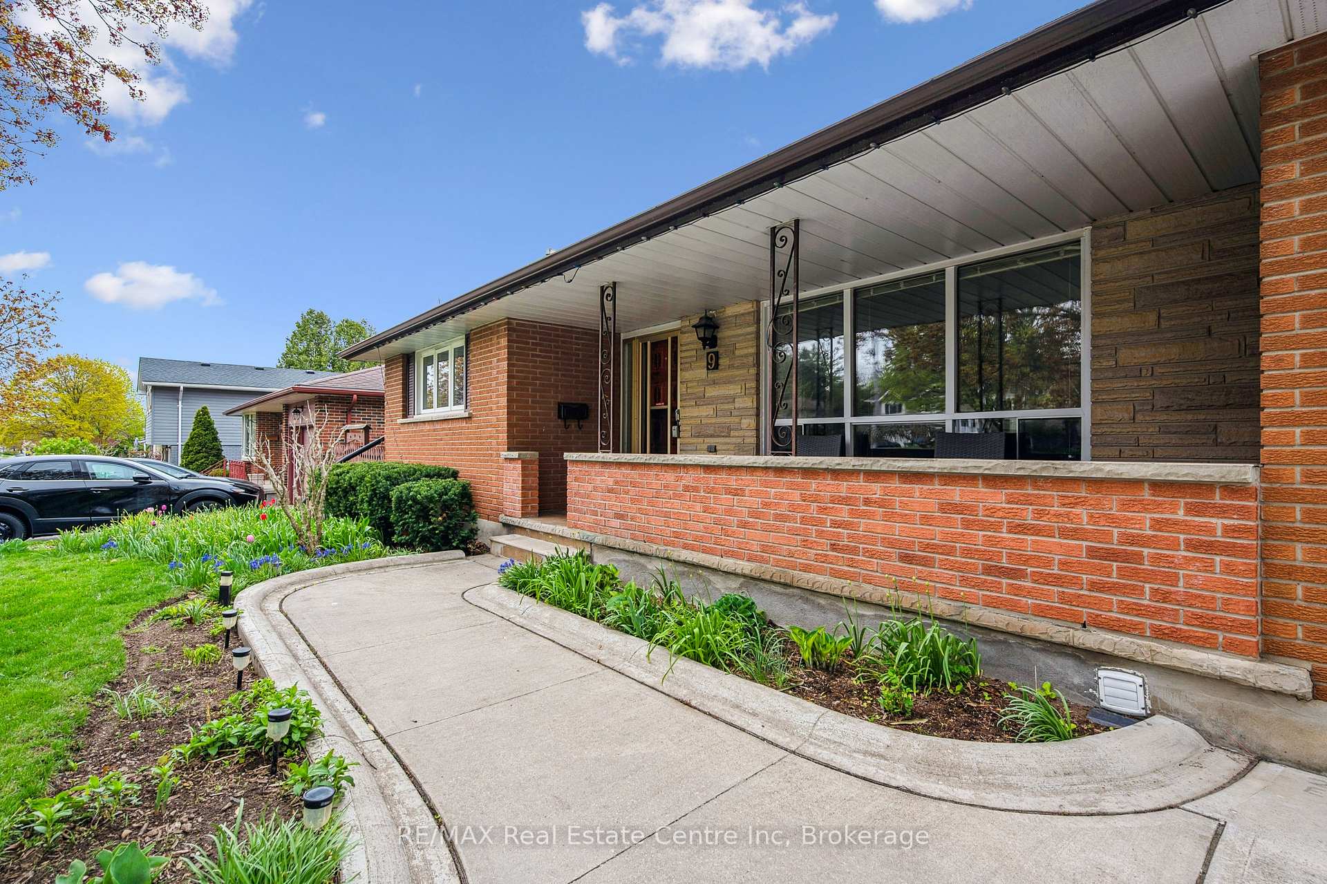 Photo 8 of 9 Flanders Road, Guelph, Dovercliffe Park/Old University — HOMEH