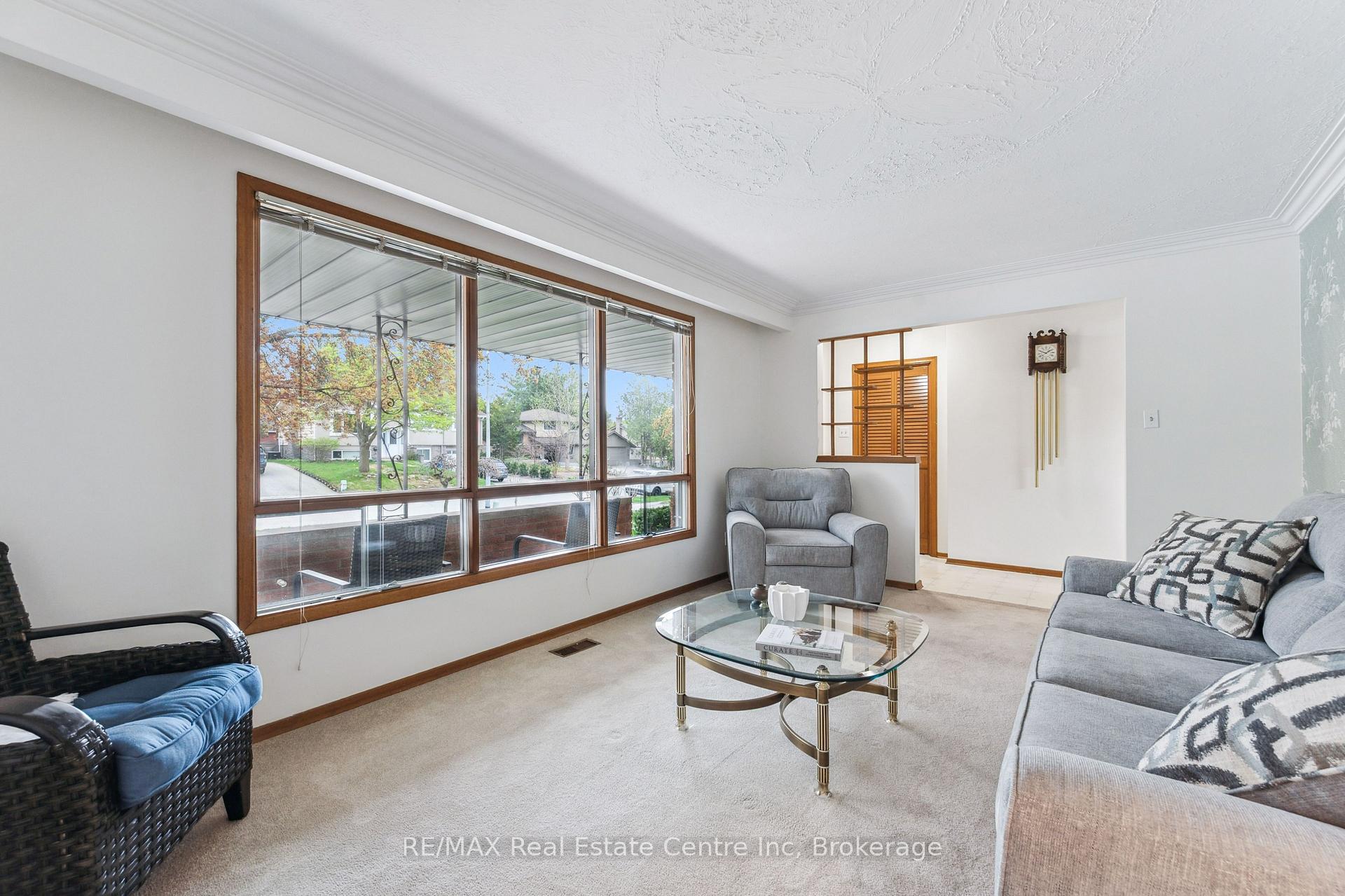 Photo 12 of 9 Flanders Road, Guelph, Dovercliffe Park/Old University — HOMEH