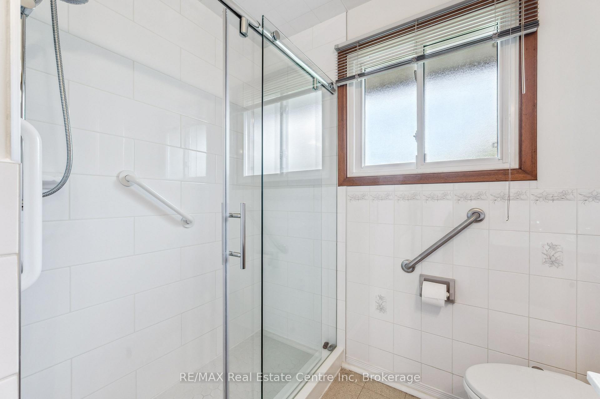 Photo 27 of 9 Flanders Road, Guelph, Dovercliffe Park/Old University — HOMEH