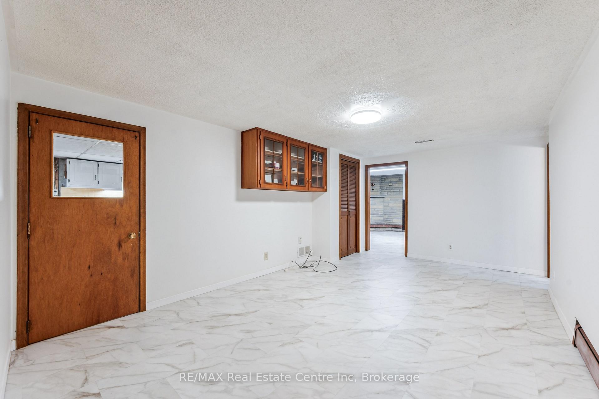 Photo 28 of 9 Flanders Road, Guelph, Dovercliffe Park/Old University — HOMEH