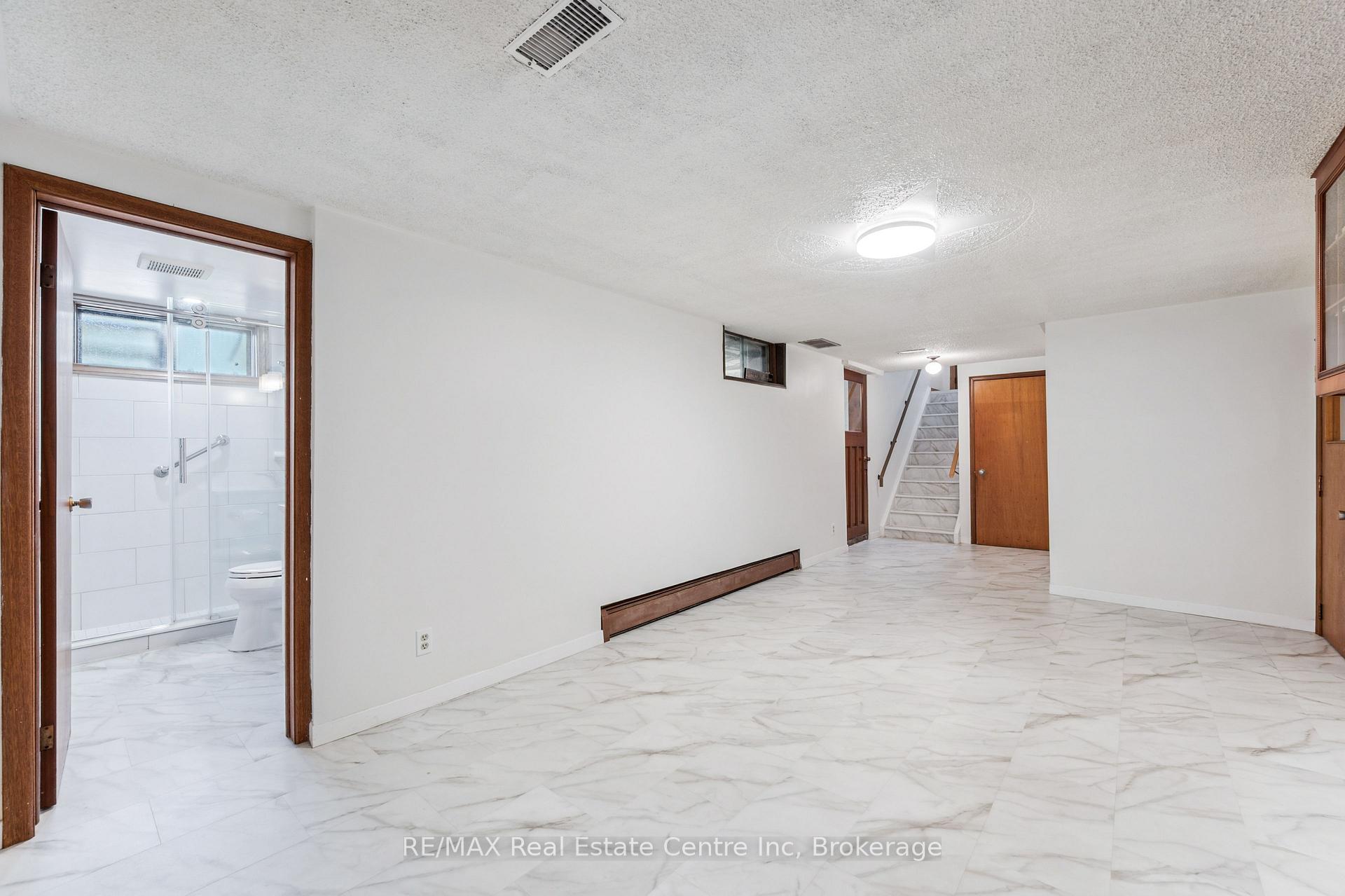 Photo 29 of 9 Flanders Road, Guelph, Dovercliffe Park/Old University — HOMEH
