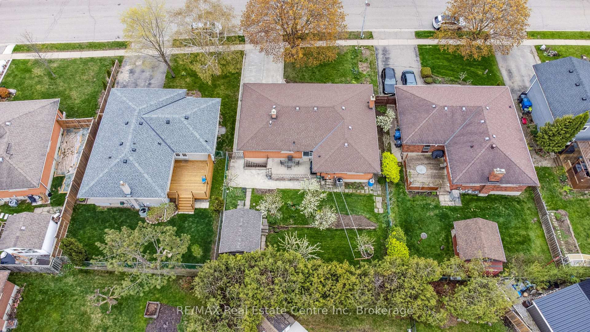 Photo 35 of 9 Flanders Road, Guelph, Dovercliffe Park/Old University — HOMEH