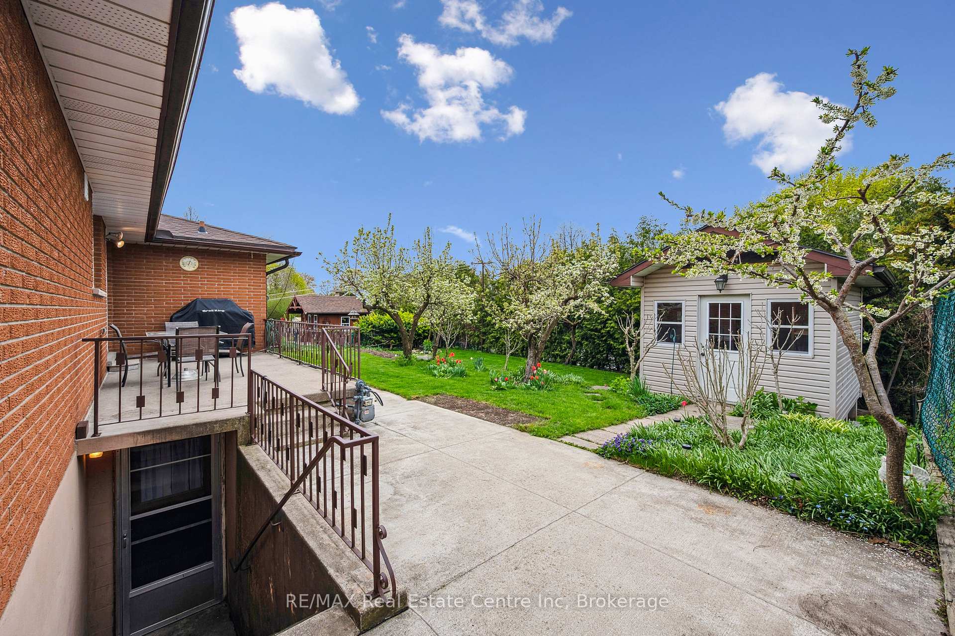 Photo 38 of 9 Flanders Road, Guelph, Dovercliffe Park/Old University — HOMEH