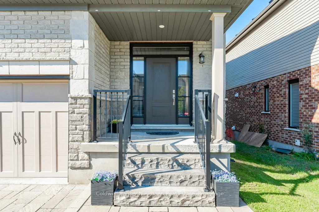 Photo 3 of 84 McCann Street, Guelph, Kortright East — HOMEH