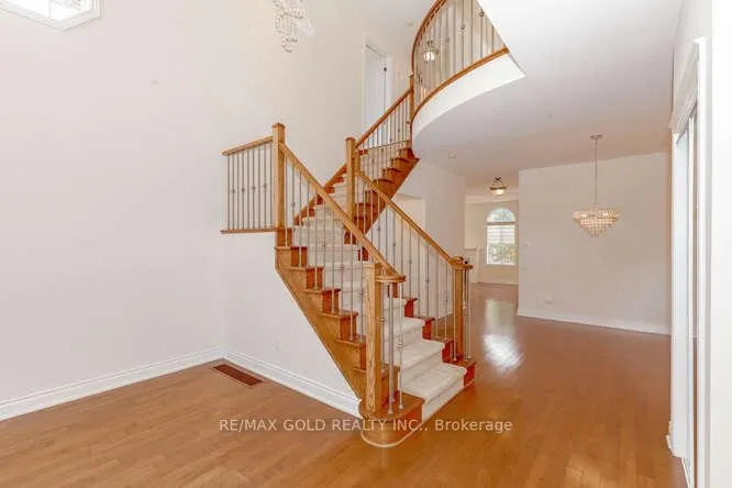 Photo 4 of 3368 Hayhurst Crescent, Oakville, Bronte — HOMEH