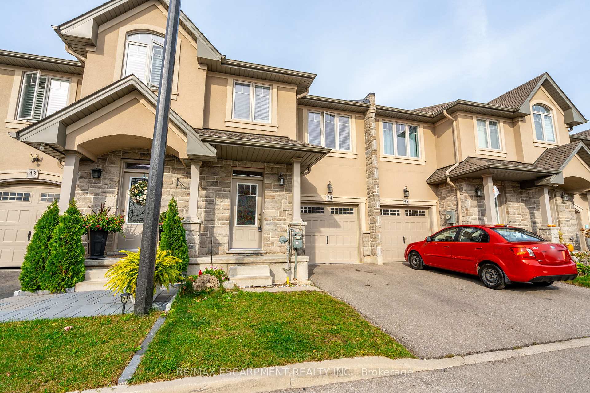 Photo 3 of Unit 44, 98 Shoreview Place, Hamilton, Lakeshore — HOMEH