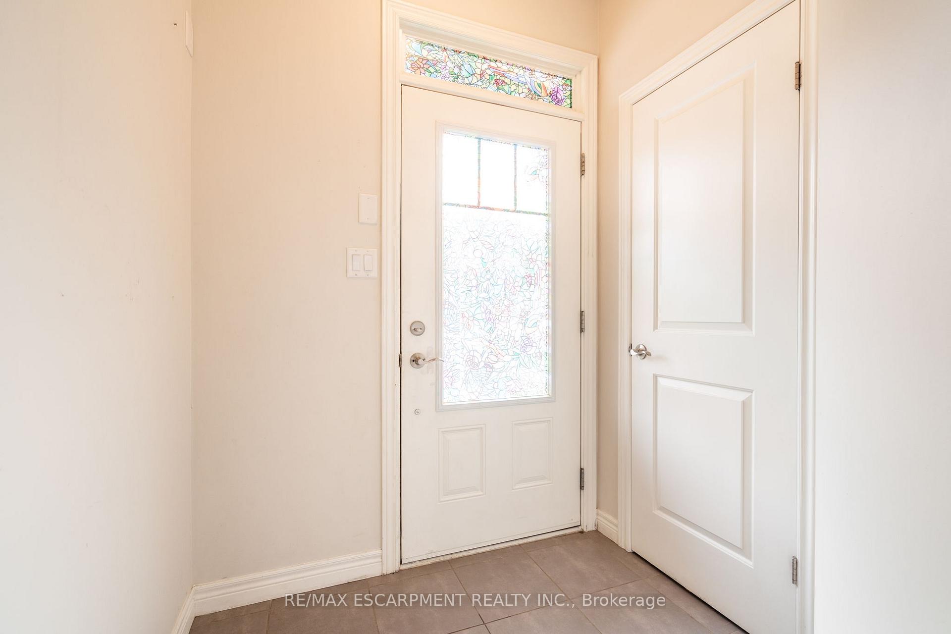 Photo 4 of Unit 44, 98 Shoreview Place, Hamilton, Lakeshore — HOMEH