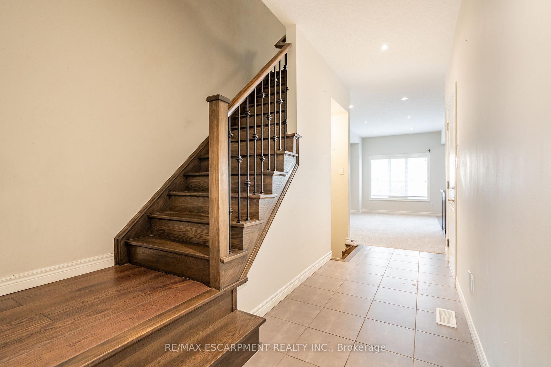 Photo 6 of Unit 44, 98 Shoreview Place, Hamilton, Lakeshore — HOMEH
