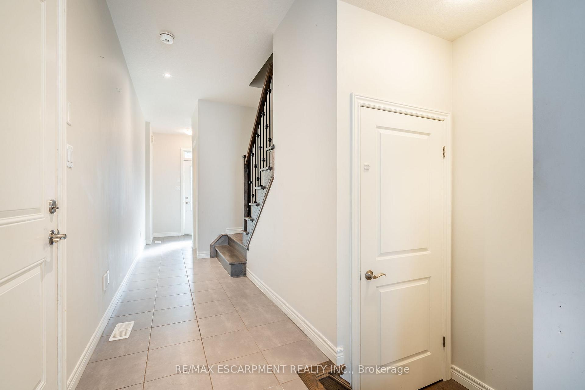 Photo 8 of Unit 44, 98 Shoreview Place, Hamilton, Lakeshore — HOMEH