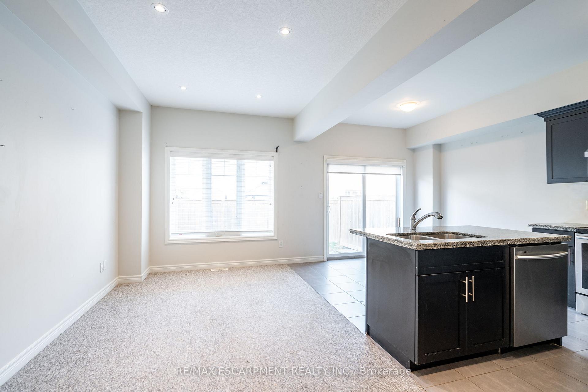 Photo 9 of Unit 44, 98 Shoreview Place, Hamilton, Lakeshore — HOMEH