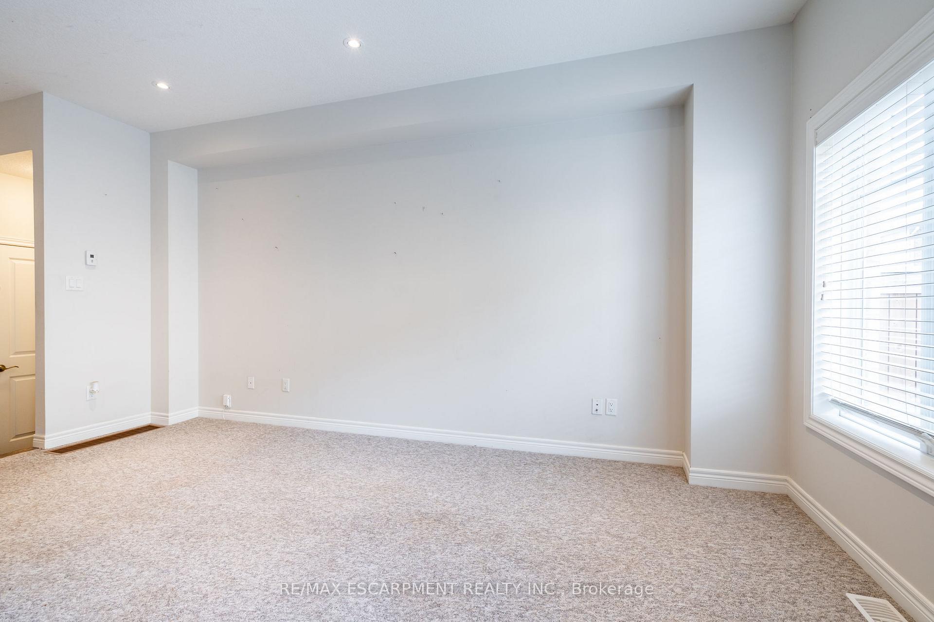 Photo 10 of Unit 44, 98 Shoreview Place, Hamilton, Lakeshore — HOMEH