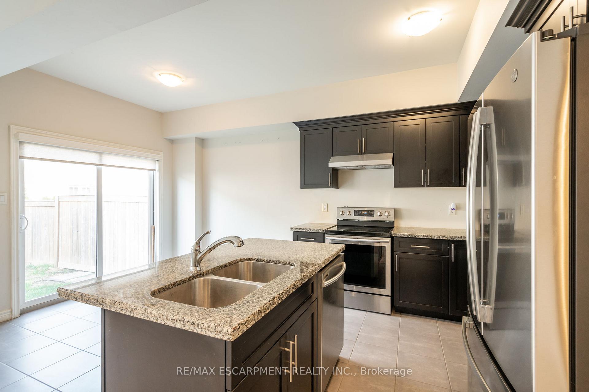 Photo 15 of Unit 44, 98 Shoreview Place, Hamilton, Lakeshore — HOMEH
