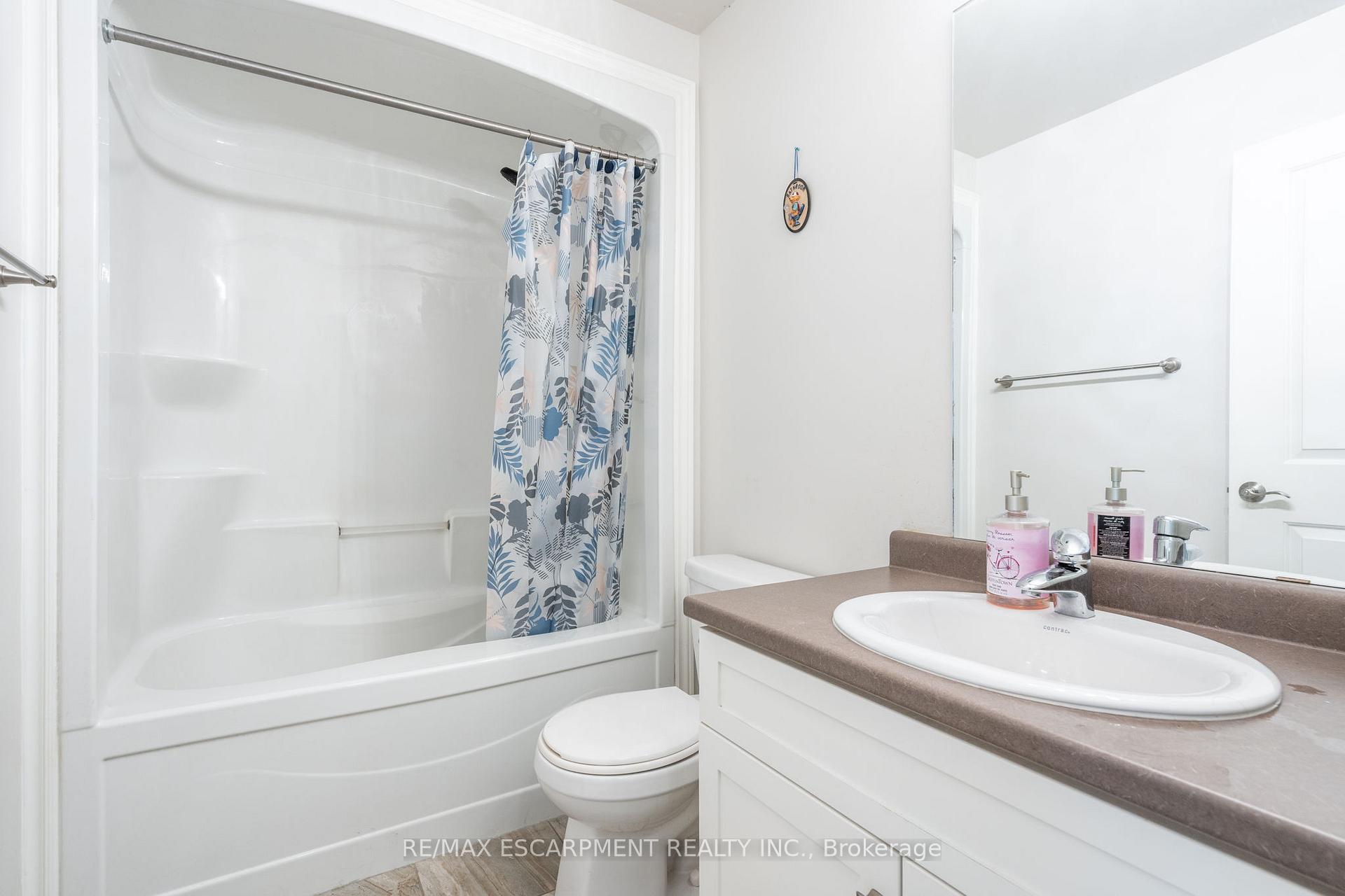 Photo 23 of Unit 44, 98 Shoreview Place, Hamilton, Lakeshore — HOMEH