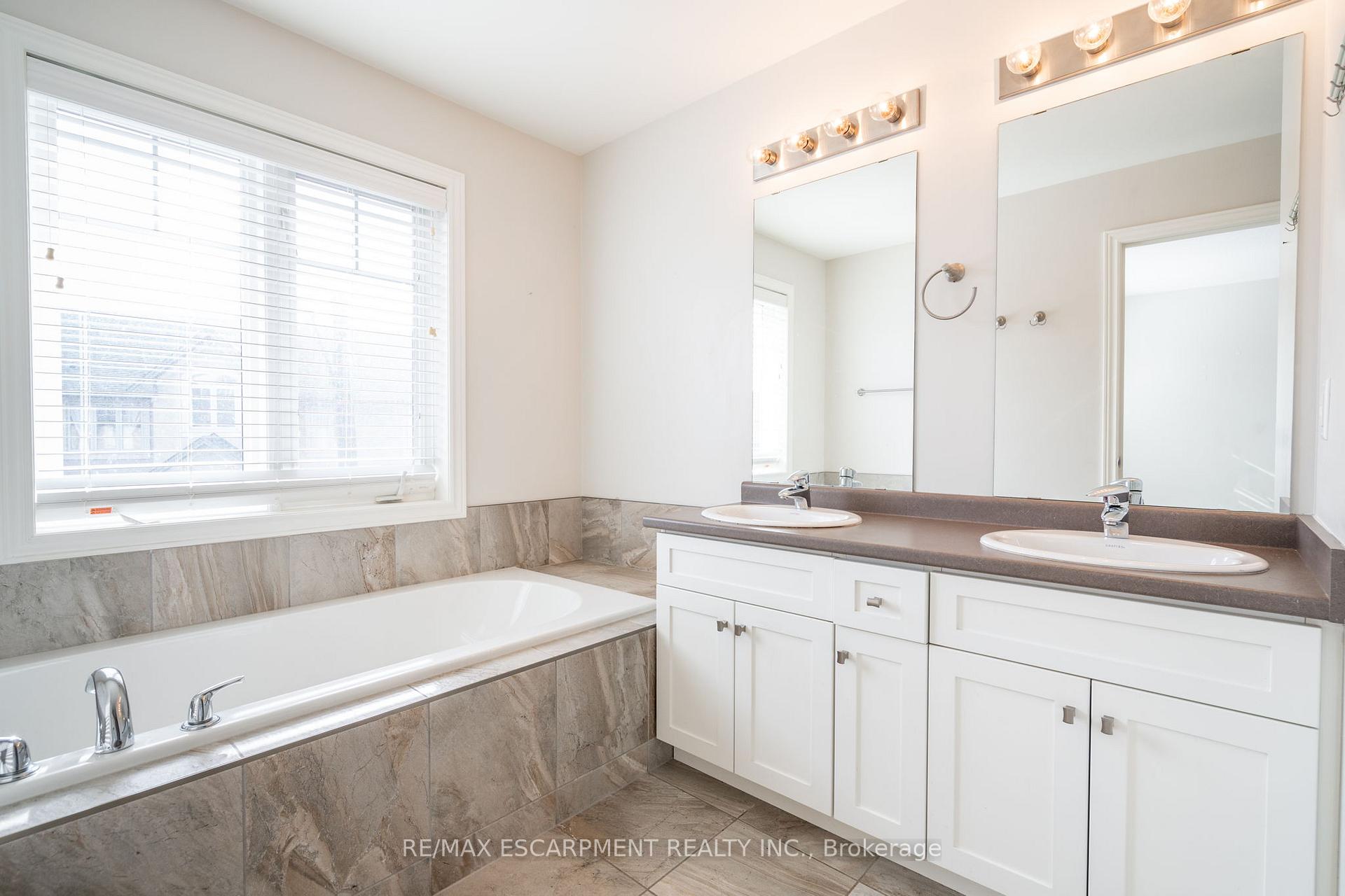 Photo 26 of Unit 44, 98 Shoreview Place, Hamilton, Lakeshore — HOMEH