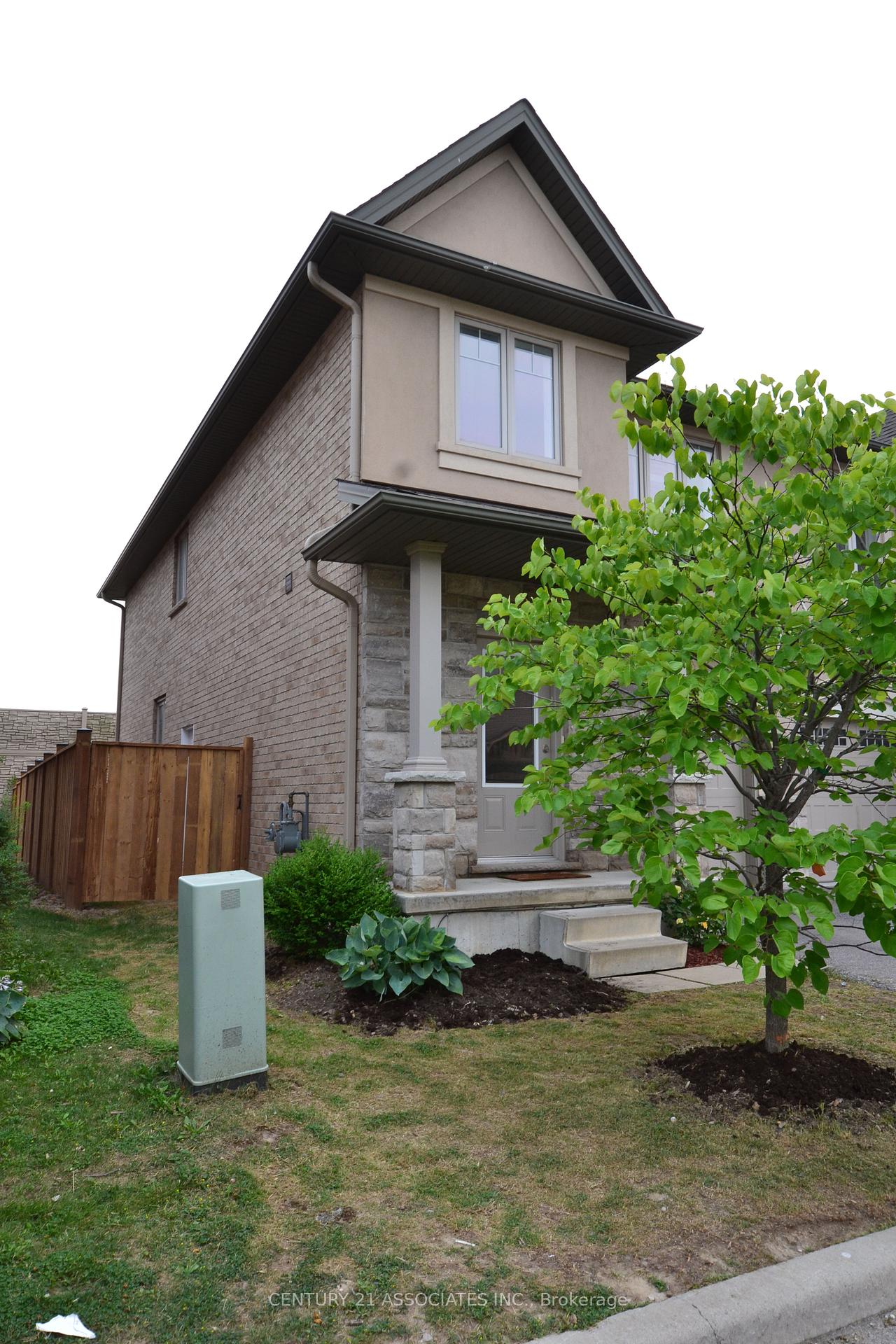 Photo 3 of Unit 6, 98 Shoreview Place, Hamilton, Lakeshore — HOMEH