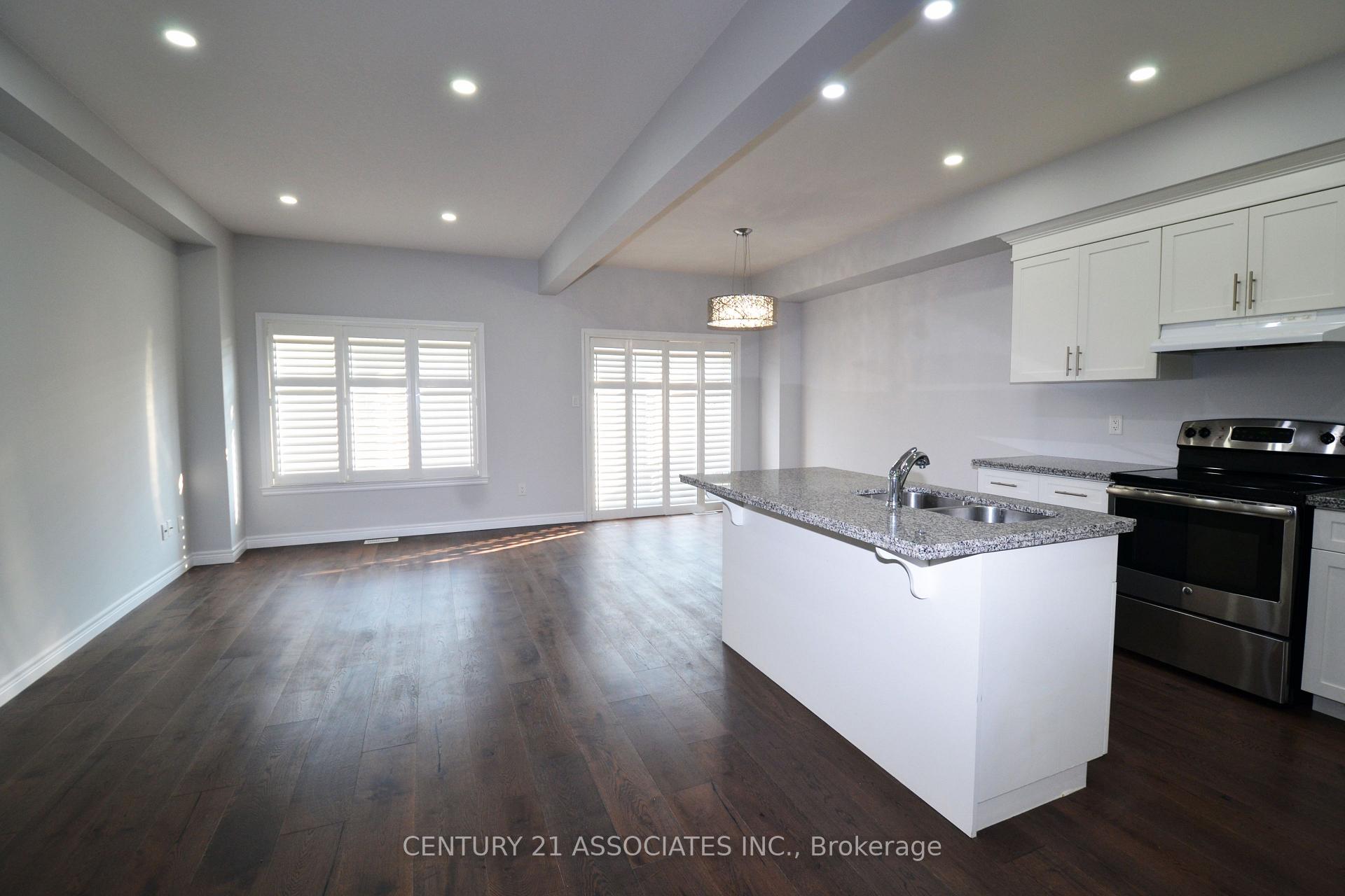 Photo 10 of Unit 6, 98 Shoreview Place, Hamilton, Lakeshore — HOMEH