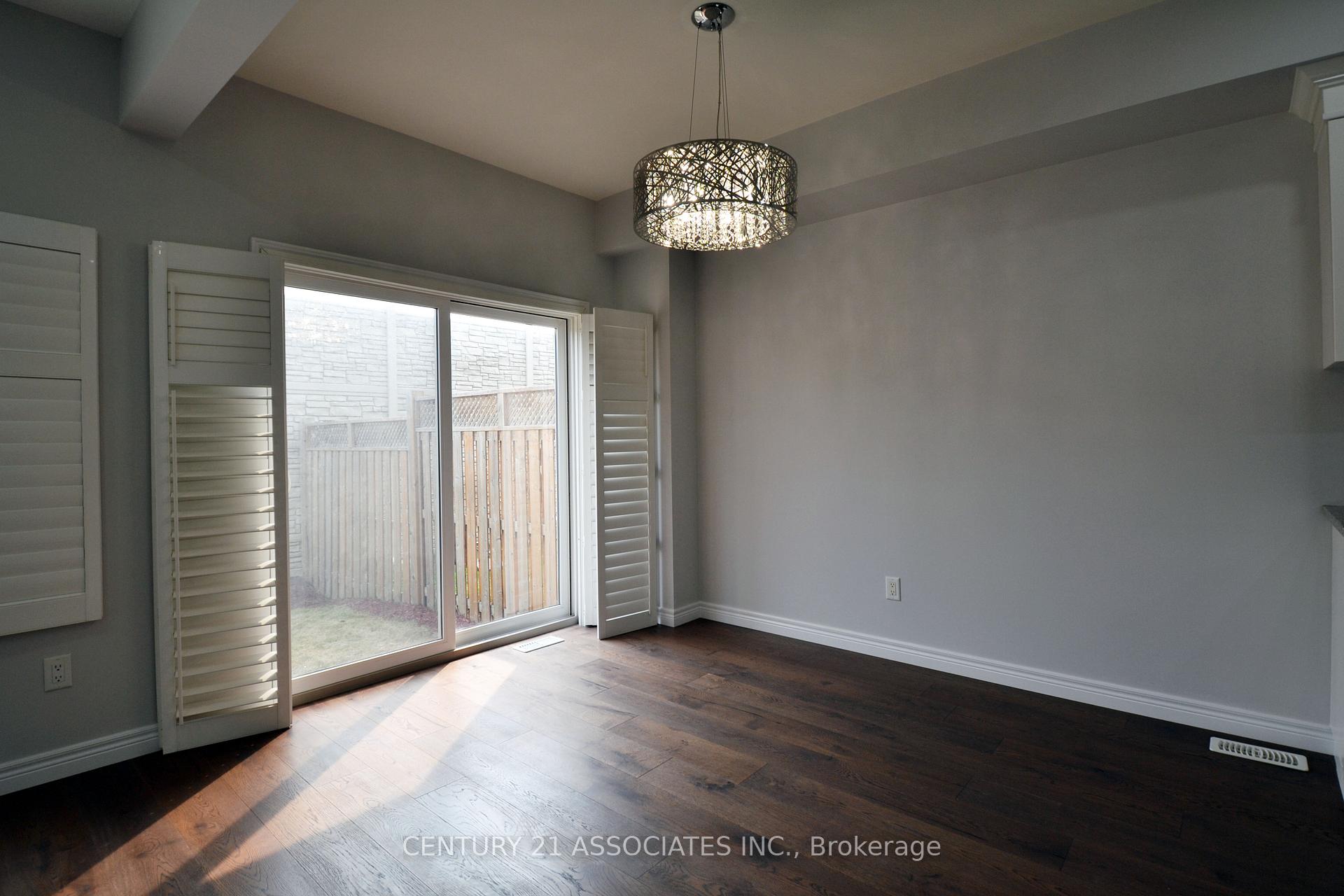 Photo 11 of Unit 6, 98 Shoreview Place, Hamilton, Lakeshore — HOMEH