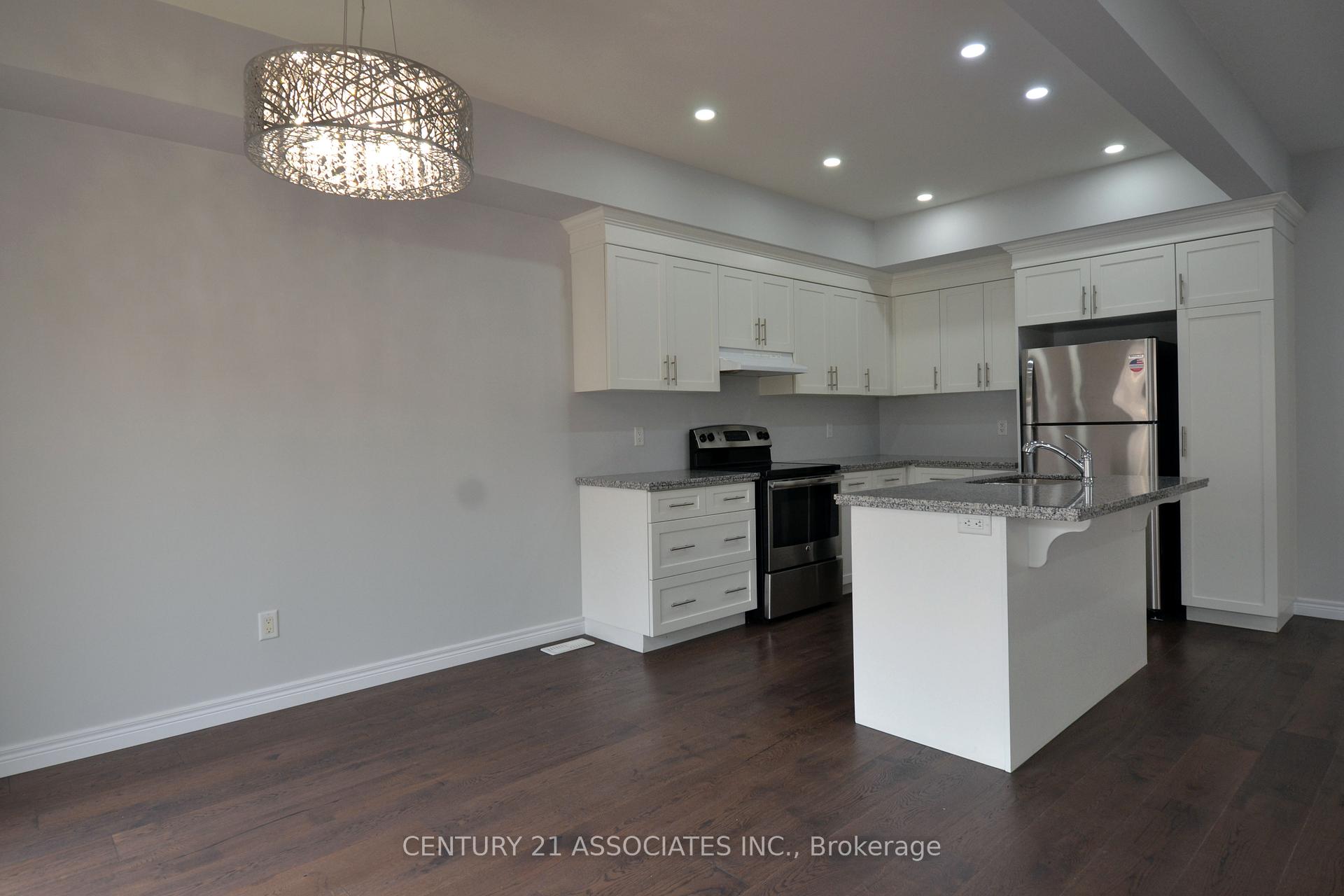 Photo 13 of Unit 6, 98 Shoreview Place, Hamilton, Lakeshore — HOMEH