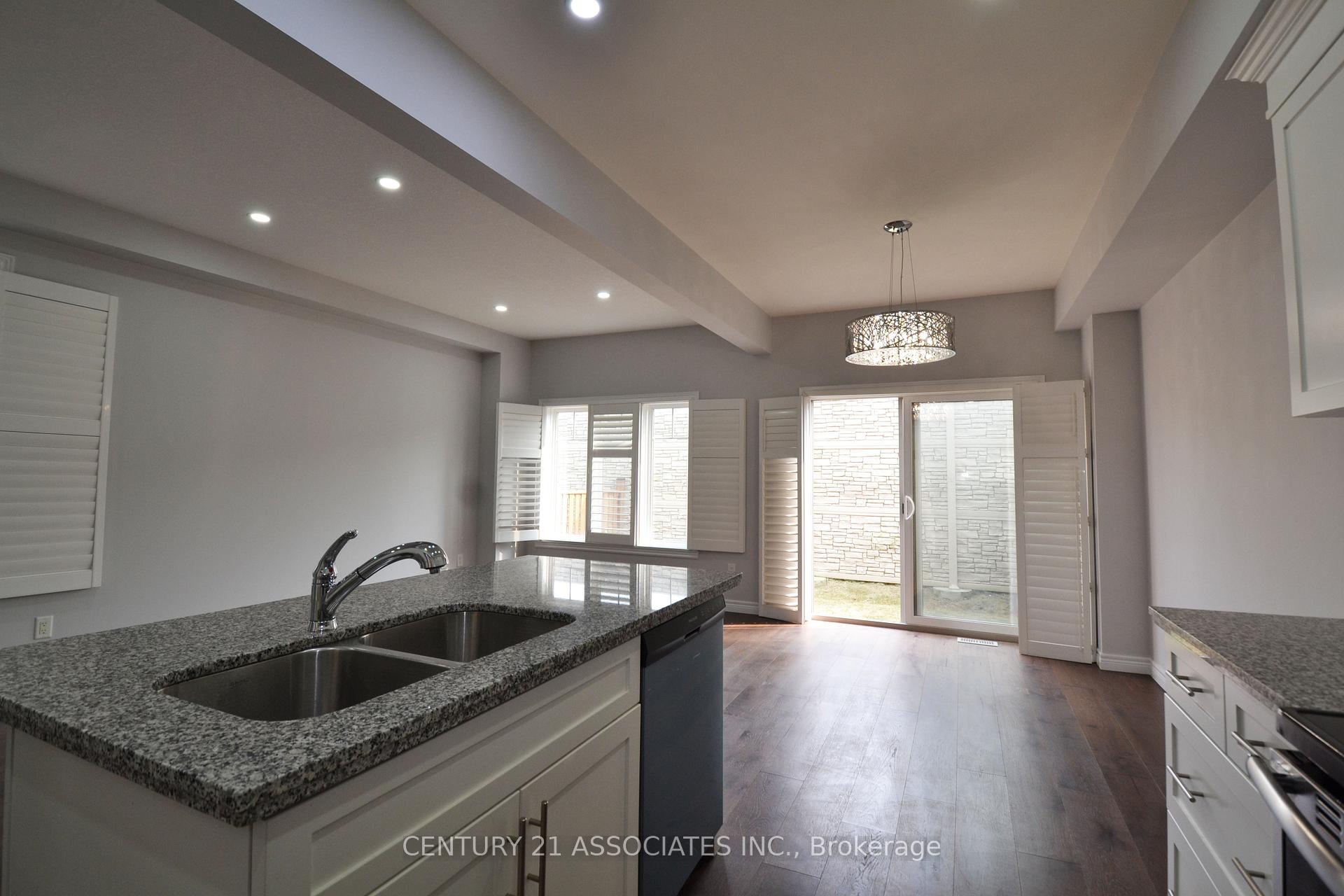 Photo 17 of Unit 6, 98 Shoreview Place, Hamilton, Lakeshore — HOMEH