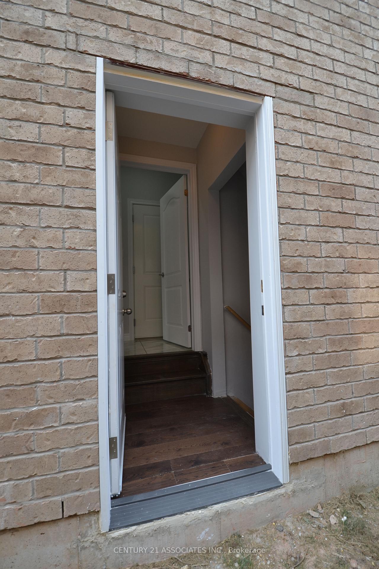 Photo 20 of Unit 6, 98 Shoreview Place, Hamilton, Lakeshore — HOMEH