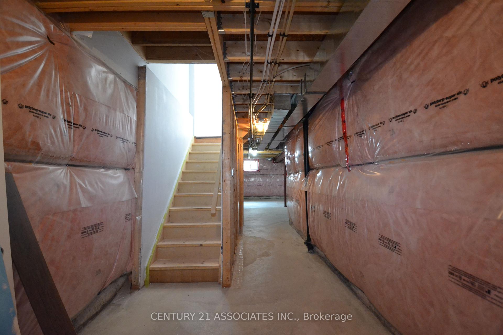 Photo 21 of Unit 6, 98 Shoreview Place, Hamilton, Lakeshore — HOMEH