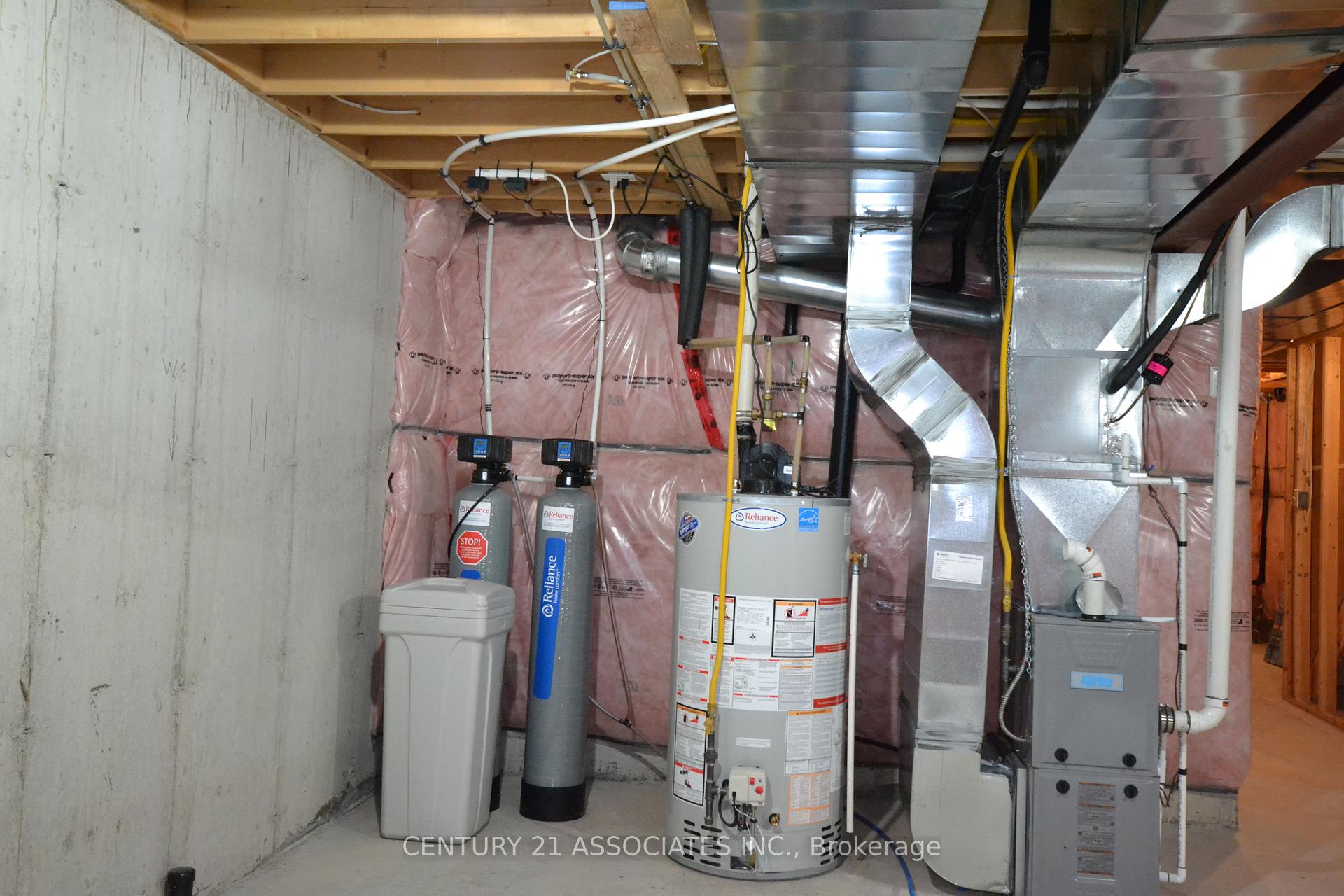 Photo 22 of Unit 6, 98 Shoreview Place, Hamilton, Lakeshore — HOMEH