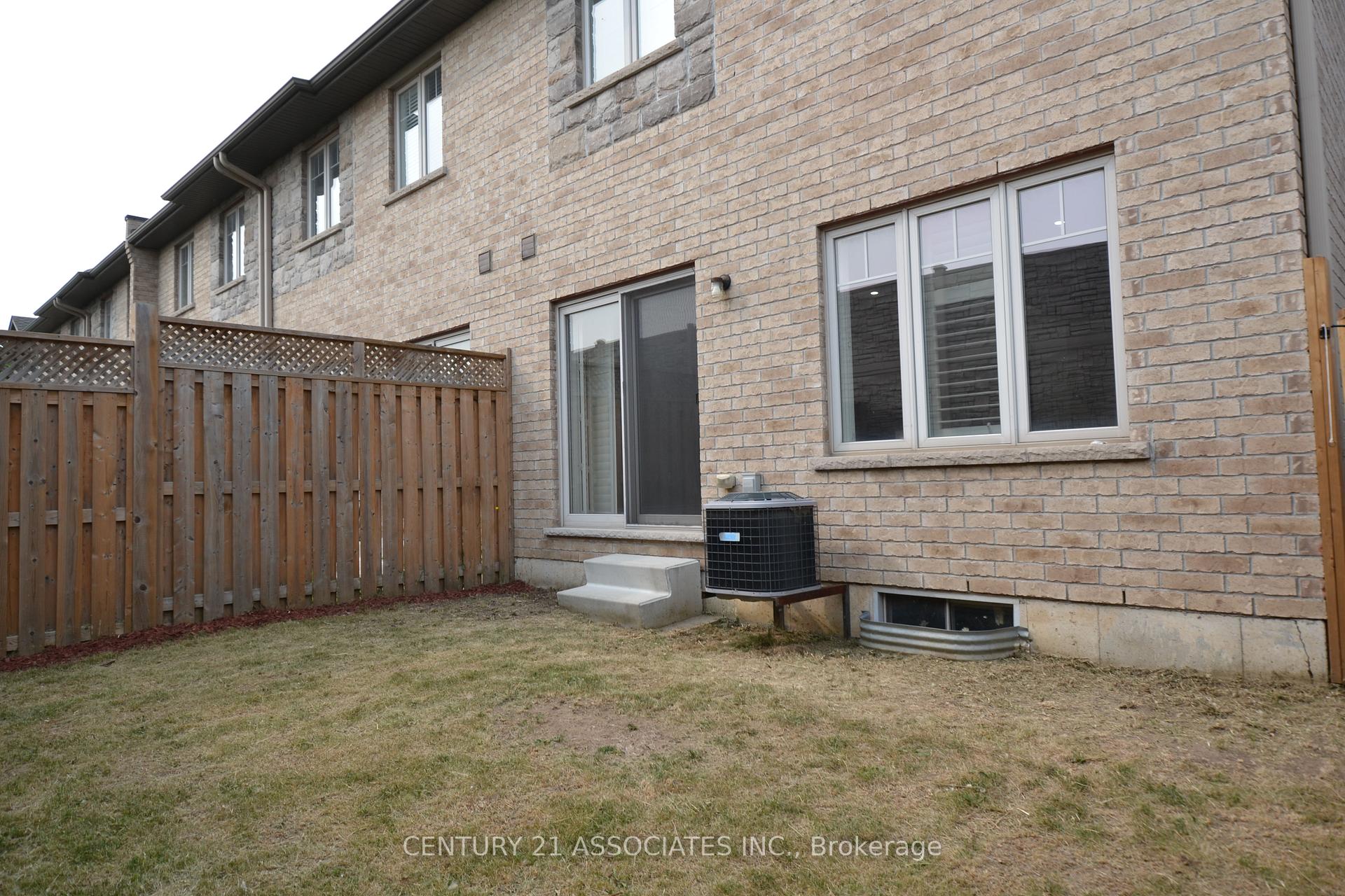 Photo 24 of Unit 6, 98 Shoreview Place, Hamilton, Lakeshore — HOMEH
