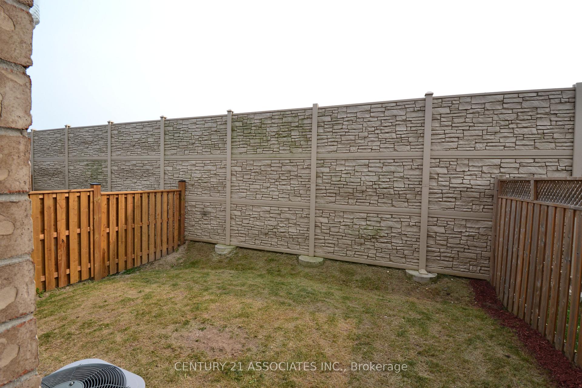 Photo 27 of Unit 6, 98 Shoreview Place, Hamilton, Lakeshore — HOMEH