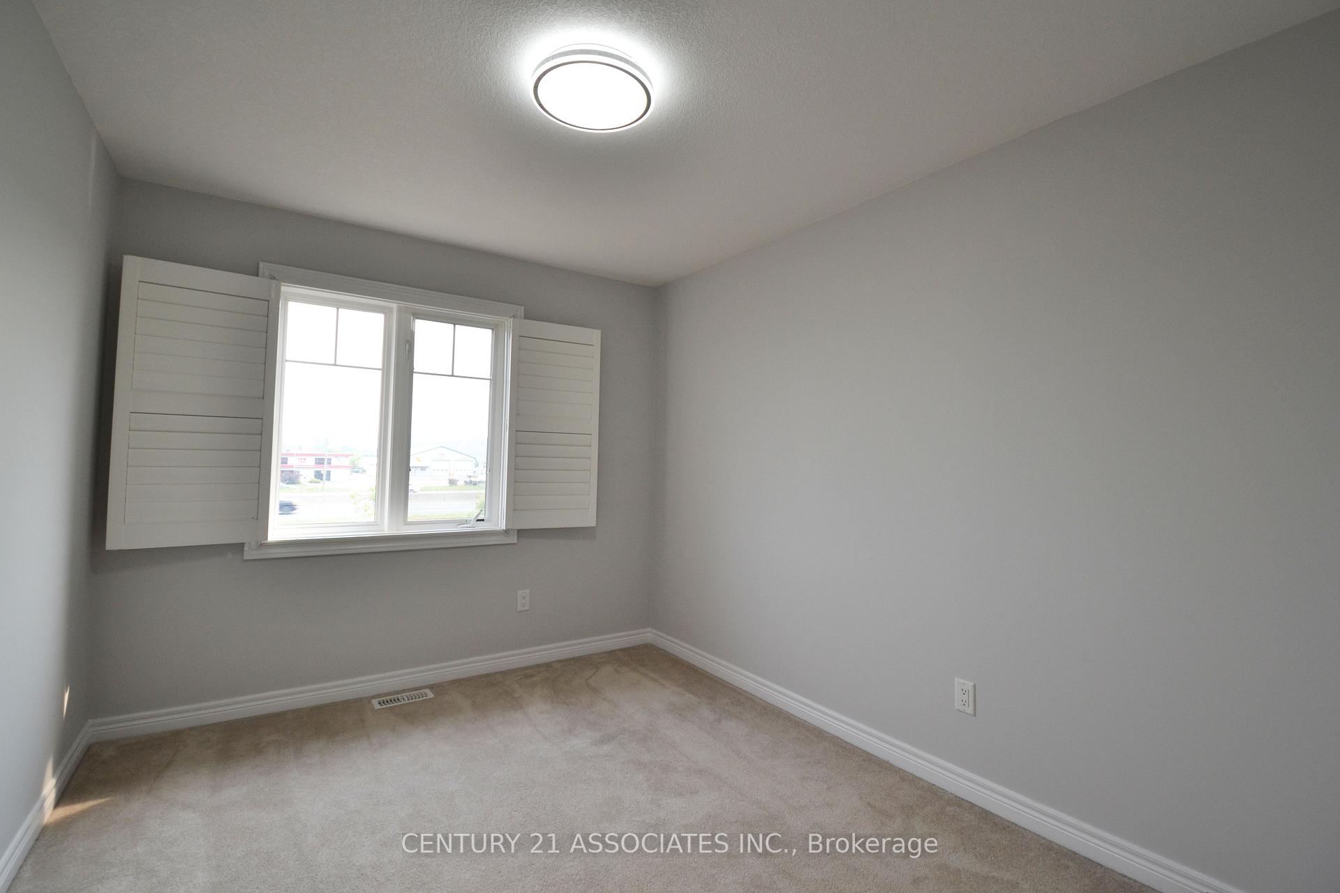 Photo 32 of Unit 6, 98 Shoreview Place, Hamilton, Lakeshore — HOMEH