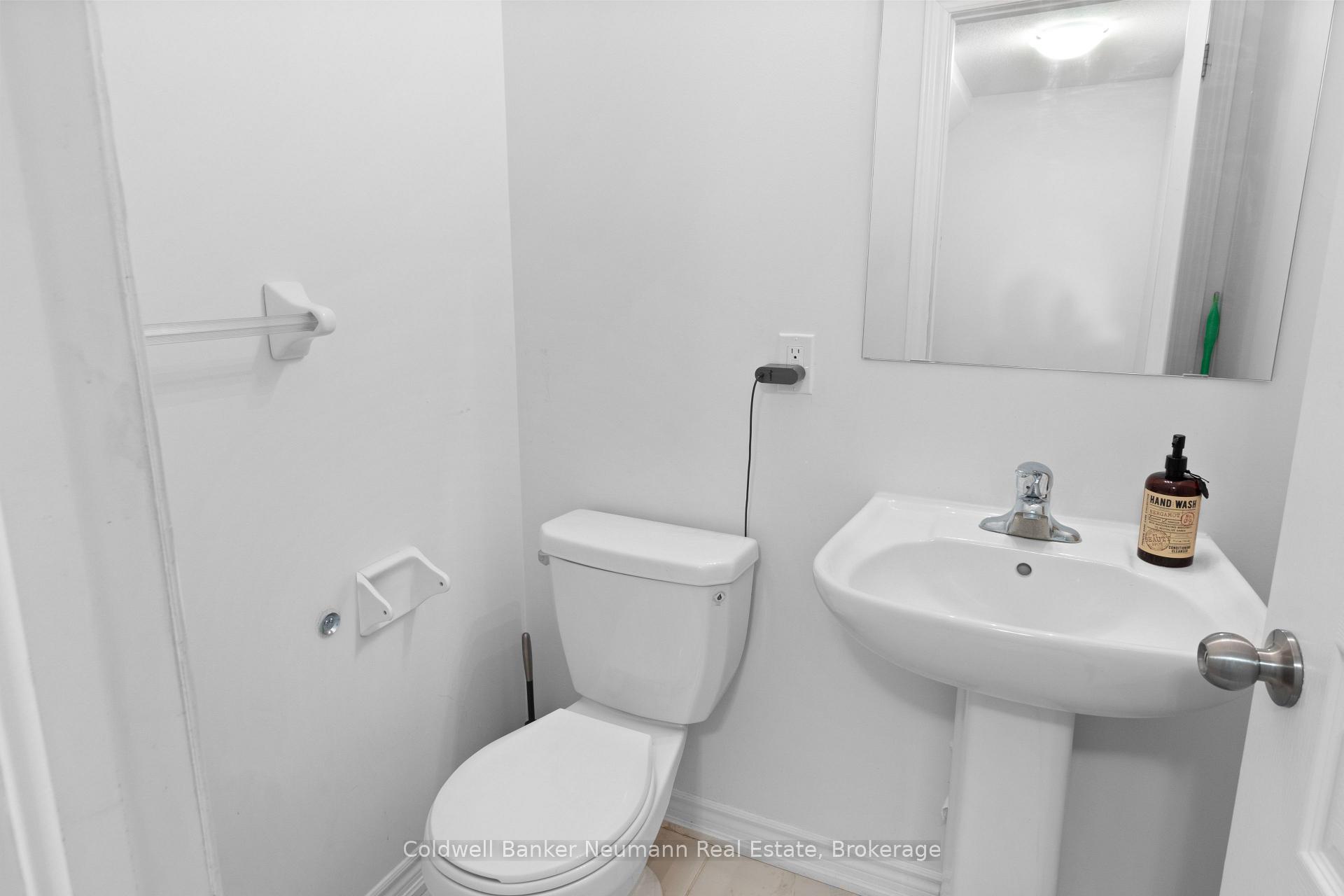 Photo 6 of Unit 40, 88 Decorso Drive, Guelph, Kortright East — HOMEH