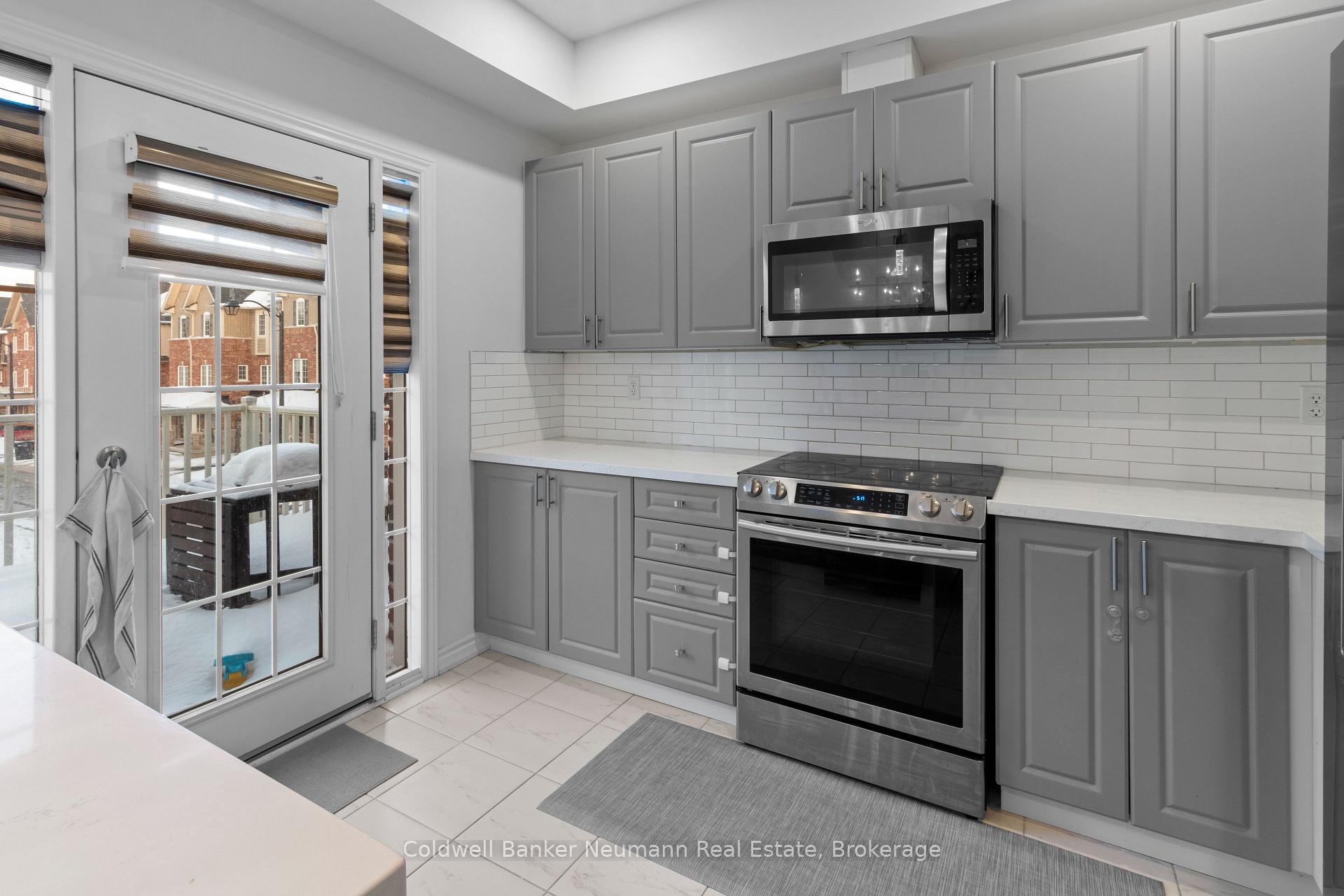 Photo 10 of Unit 40, 88 Decorso Drive, Guelph, Kortright East — HOMEH
