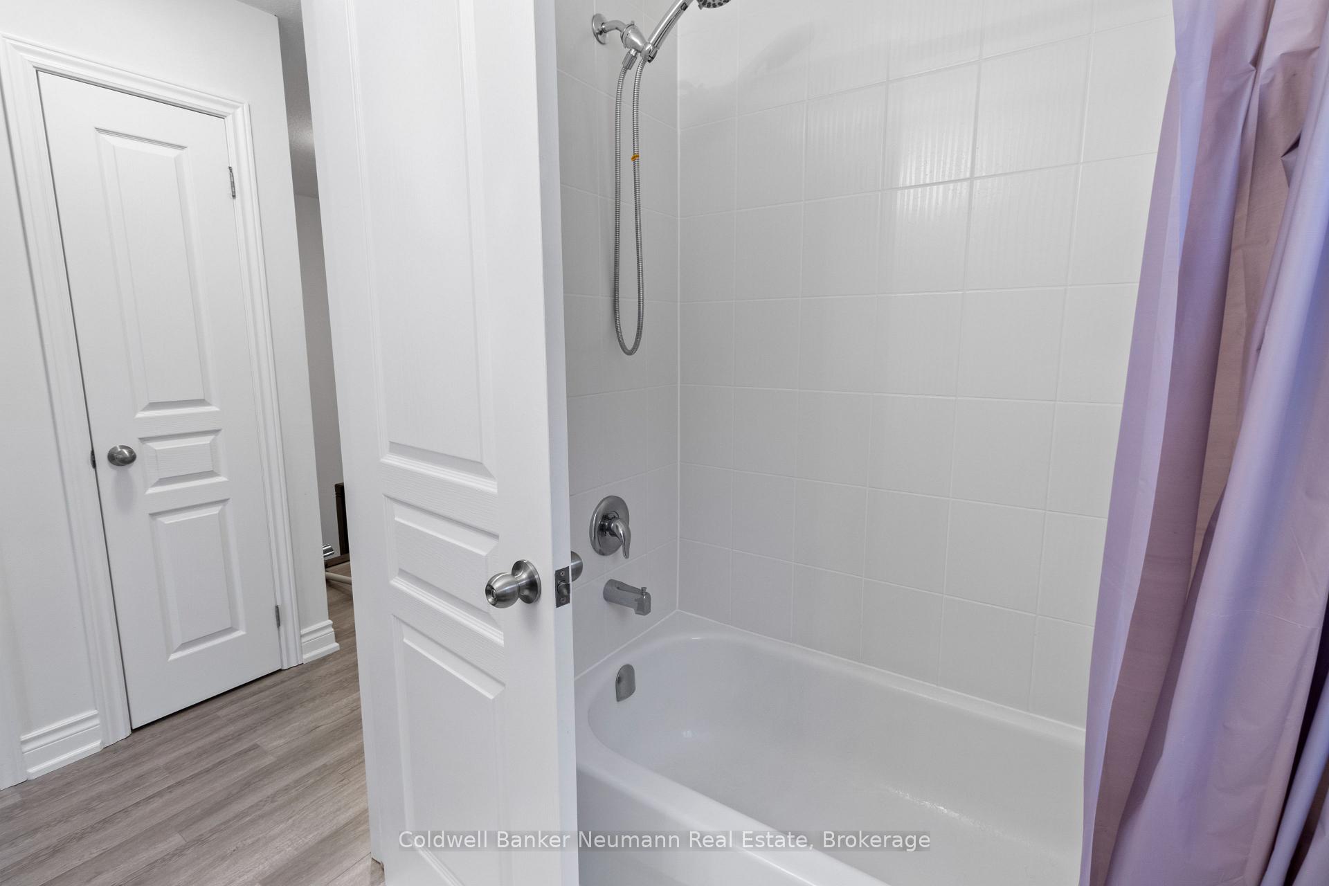 Photo 18 of Unit 40, 88 Decorso Drive, Guelph, Kortright East — HOMEH
