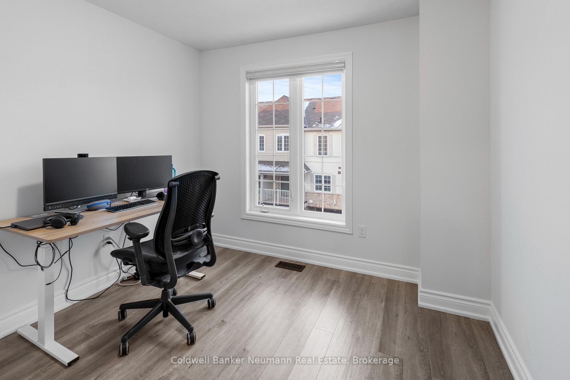 Photo 19 of Unit 40, 88 Decorso Drive, Guelph, Kortright East — HOMEH