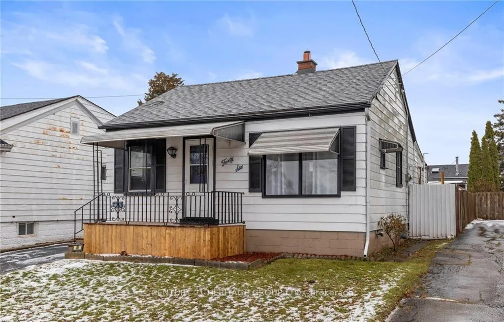 Photo 2 of 46 Adeline Avenue, Hamilton, Normanhurst — HOMEH