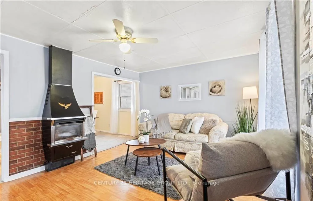 Photo 3 of 46 Adeline Avenue, Hamilton, Normanhurst — HOMEH