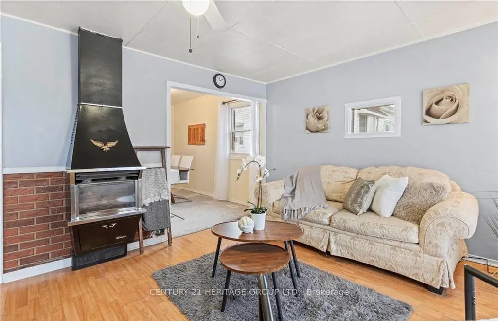 Photo 5 of 46 Adeline Avenue, Hamilton, Normanhurst — HOMEH