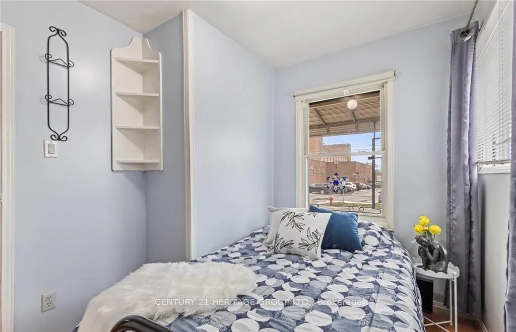 Photo 18 of 46 Adeline Avenue, Hamilton, Normanhurst — HOMEH