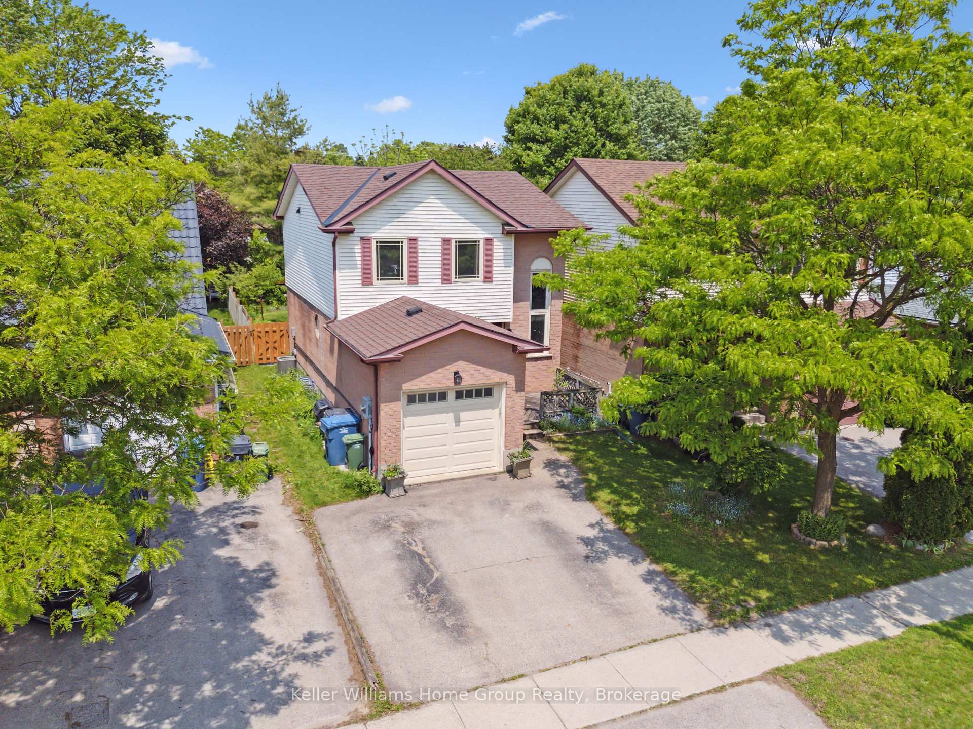 Photo 2 of 34 Walman Drive, Guelph, Kortright West — HOMEH