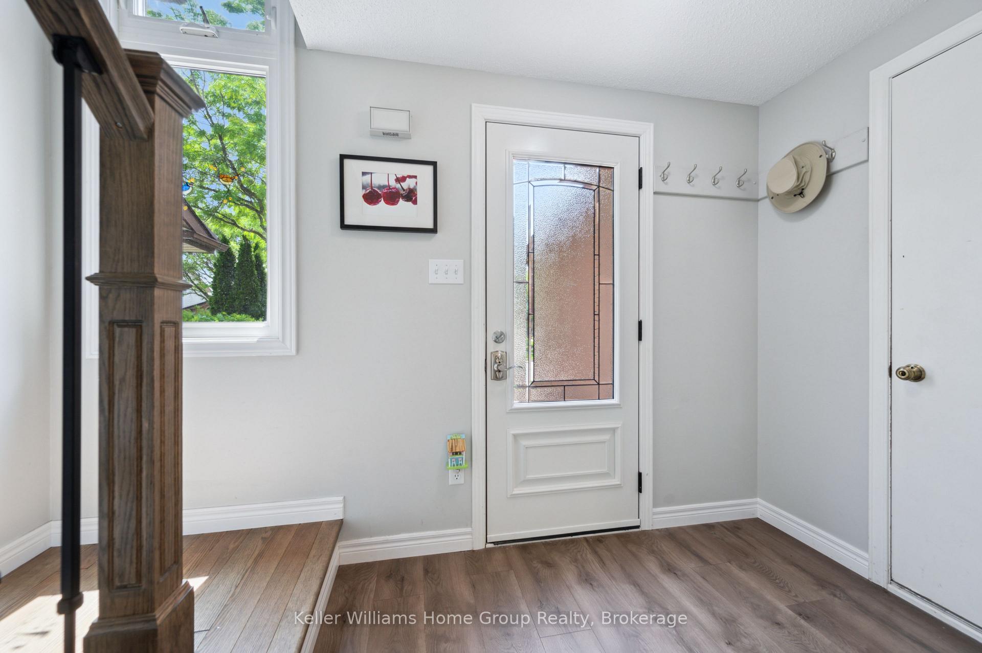 Photo 7 of 34 Walman Drive, Guelph, Kortright West — HOMEH