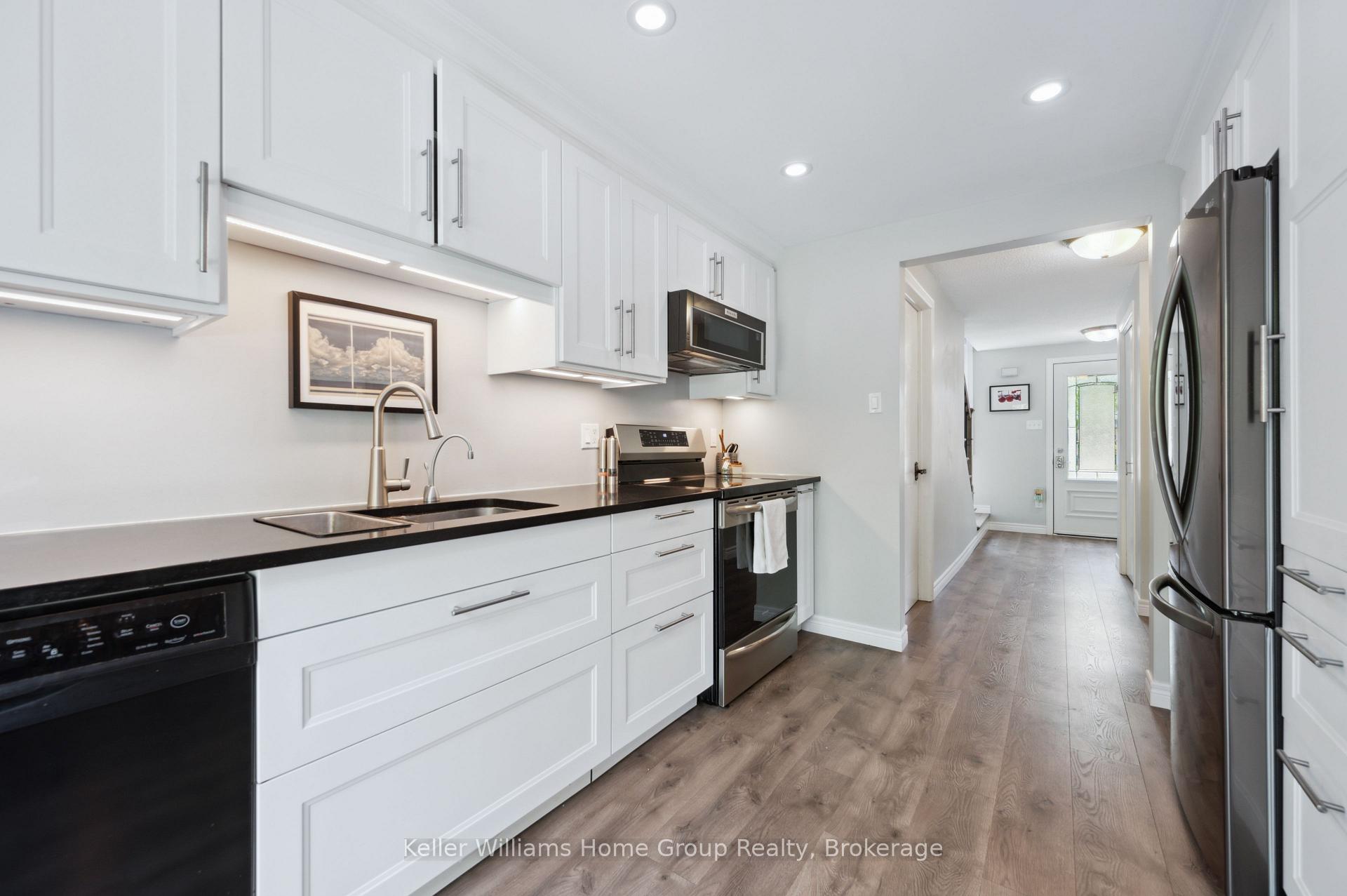Photo 8 of 34 Walman Drive, Guelph, Kortright West — HOMEH