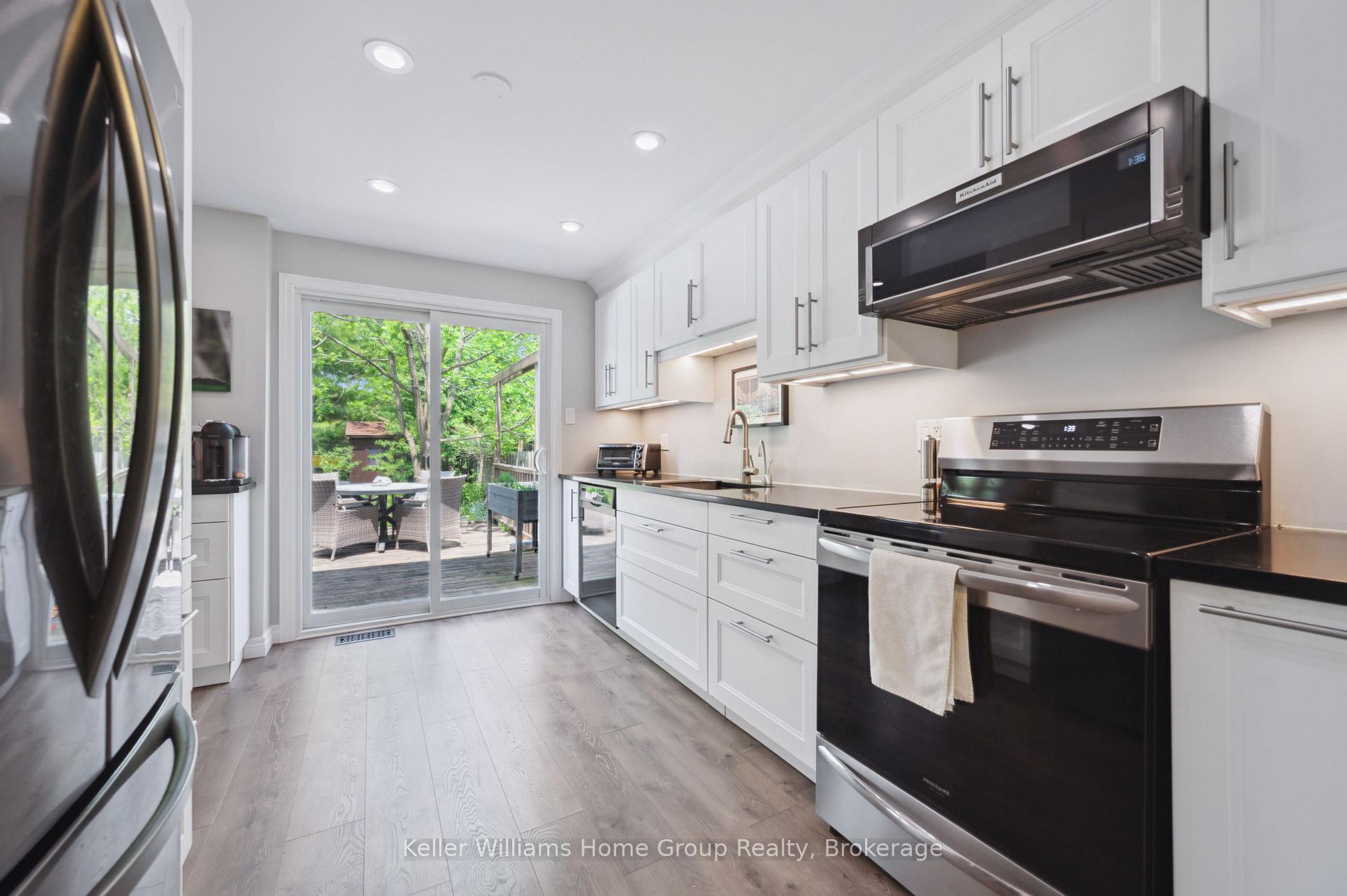 Photo 10 of 34 Walman Drive, Guelph, Kortright West — HOMEH