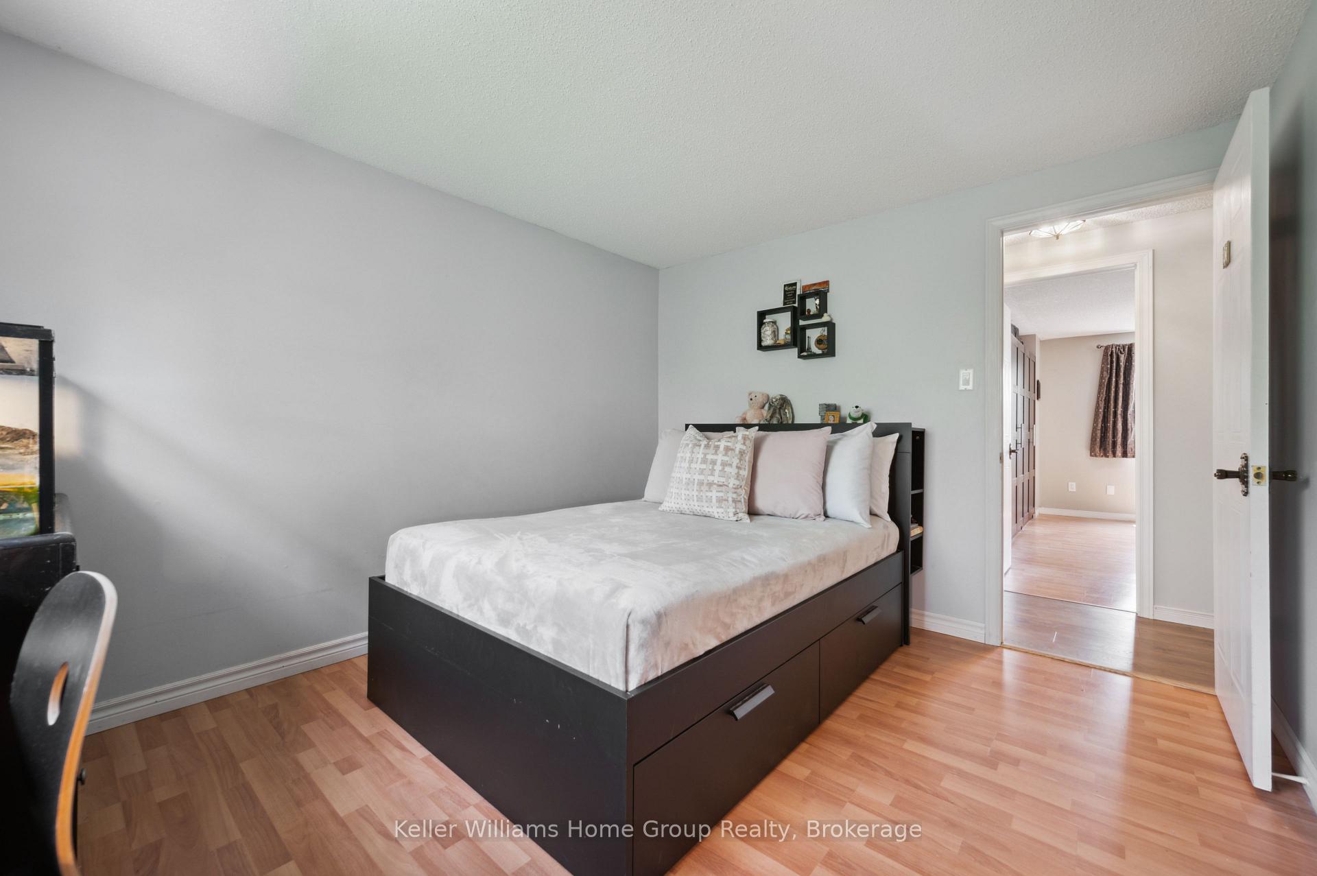 Photo 20 of 34 Walman Drive, Guelph, Kortright West — HOMEH