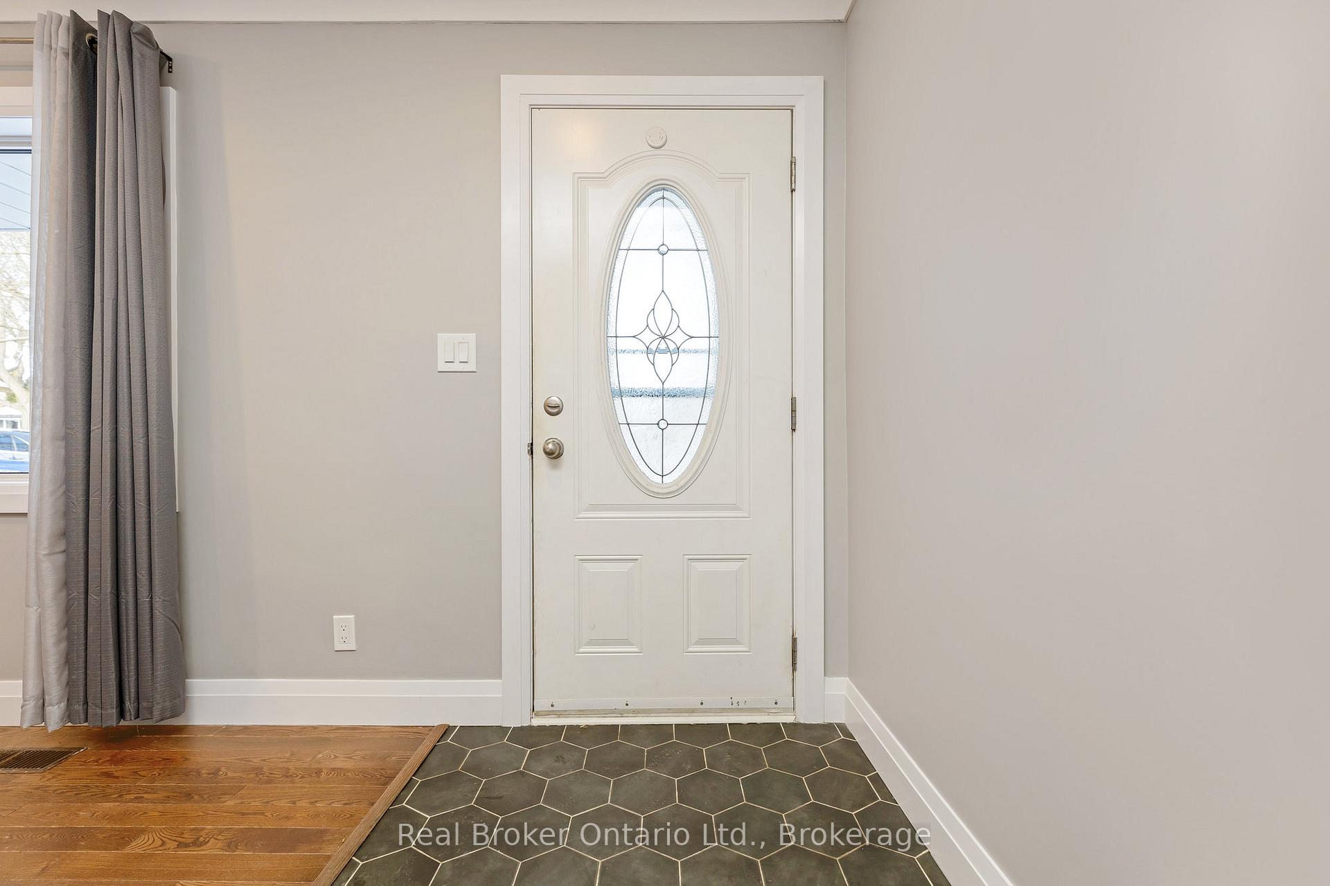Photo 9 of 14 Lonsdale Drive, Guelph, Riverside Park — HOMEH