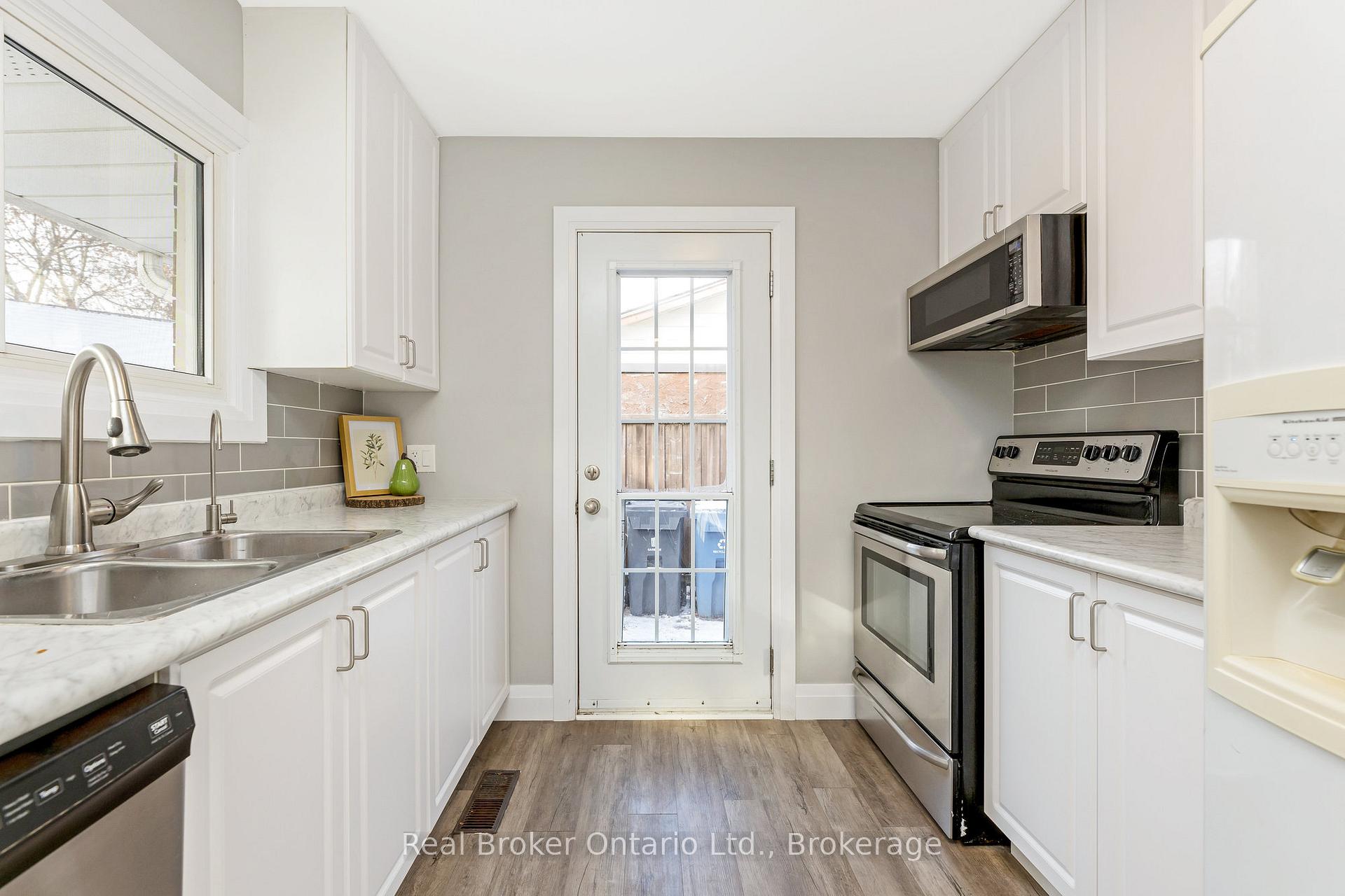 Photo 17 of 14 Lonsdale Drive, Guelph, Riverside Park — HOMEH